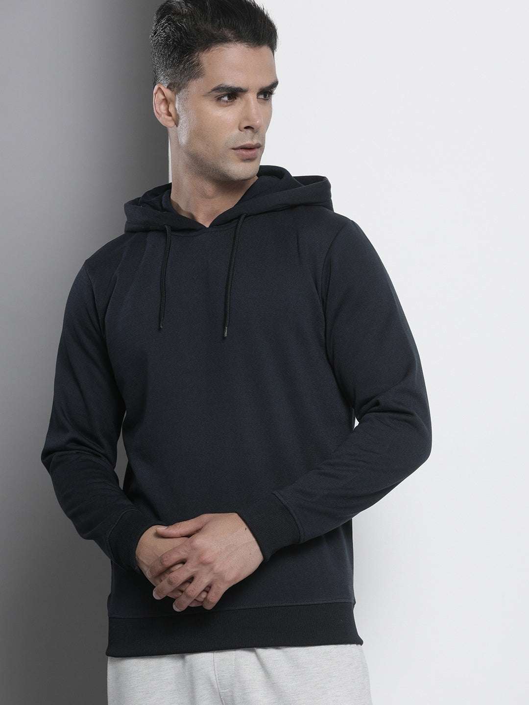 Shop Men's Solid Regular Fit Sweatshirt Online.