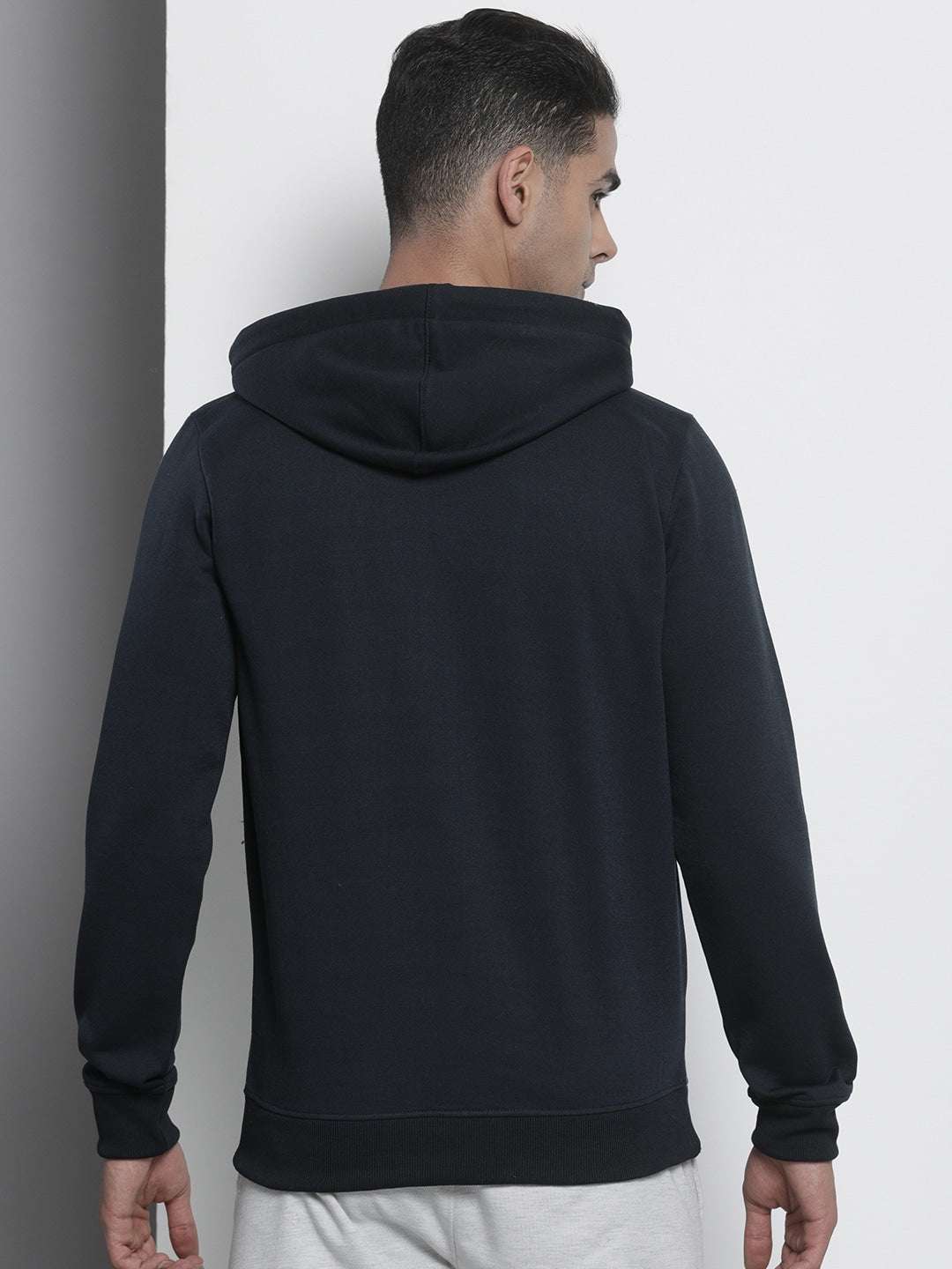 Shop Men's Solid Regular Fit Sweatshirt Online.