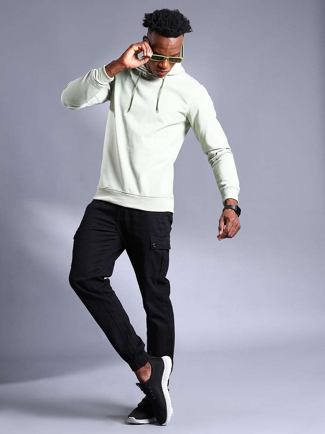 Shop Men's Solid Regular Fit Sweatshirt Online.