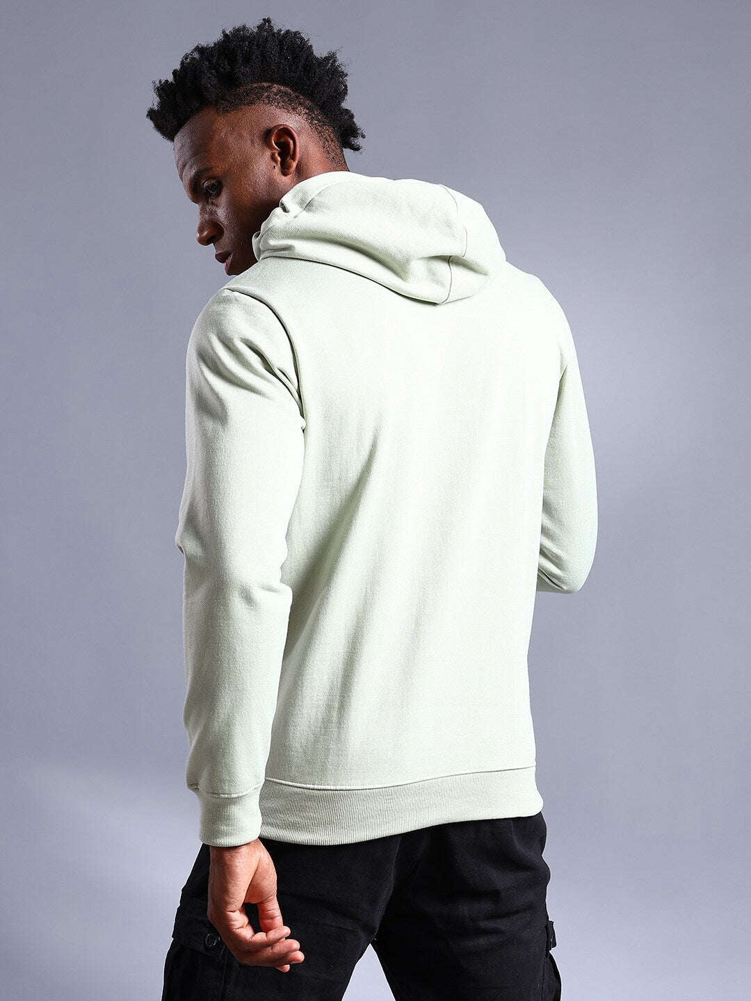 Shop Men's Solid Regular Fit Sweatshirt Online.