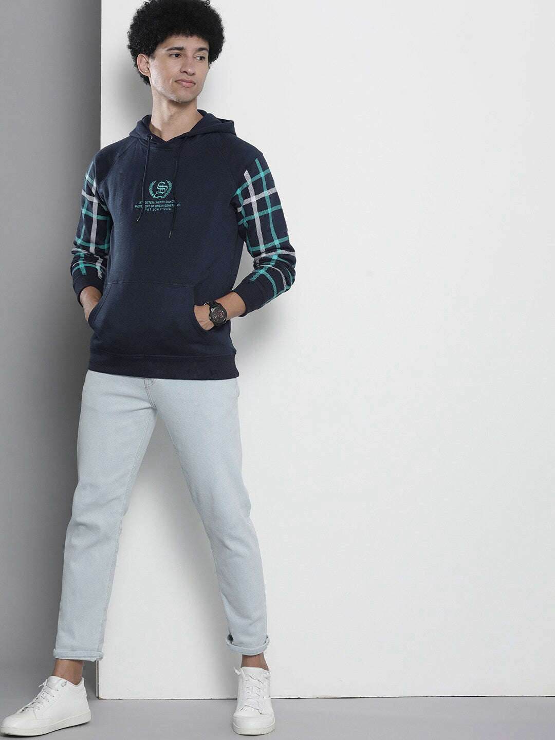 Shop Men's Solid Regular Fit Sweatshirt Online.