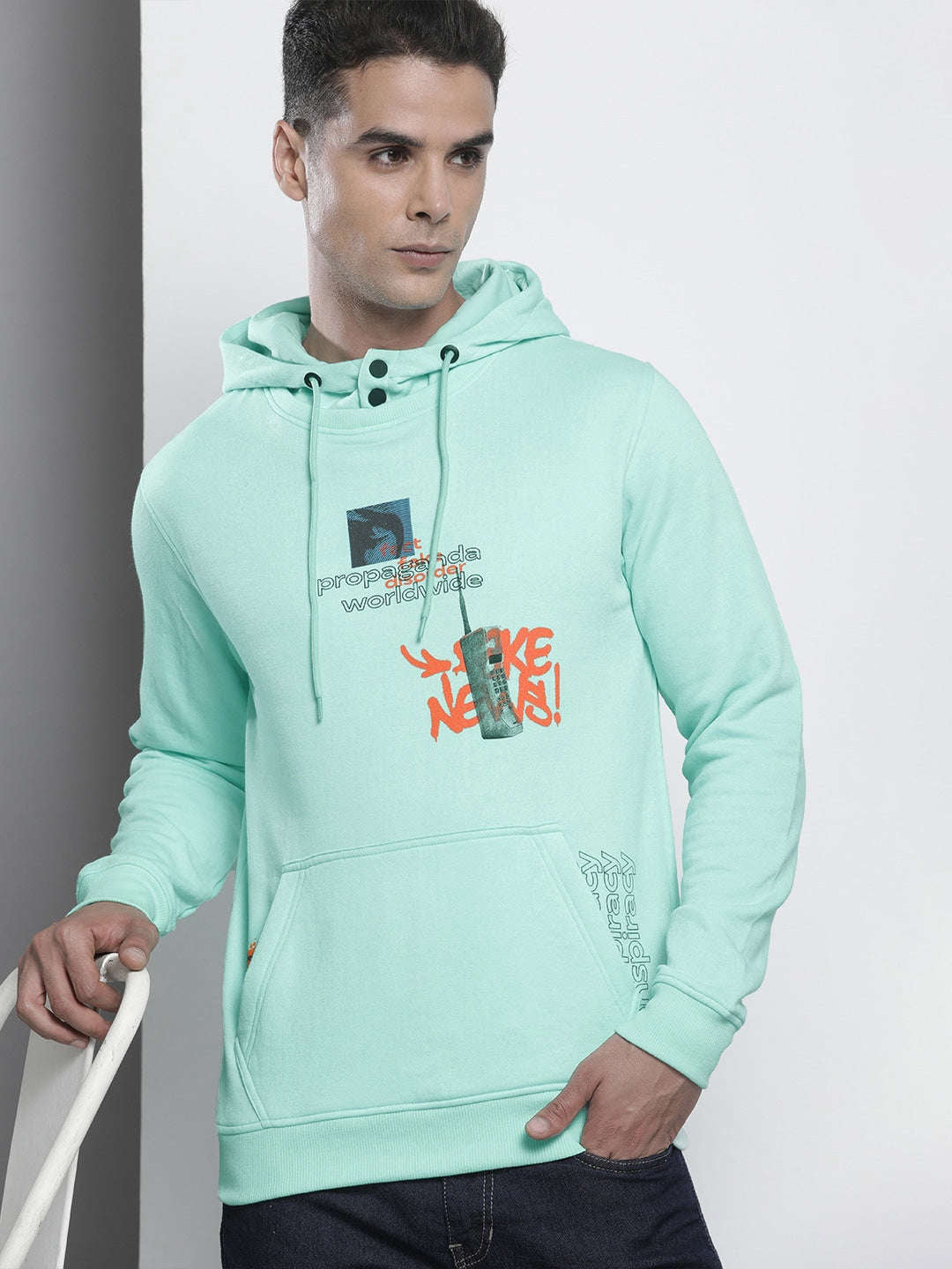 Shop Men's Printed Regular Fit Sweatshirt Online.