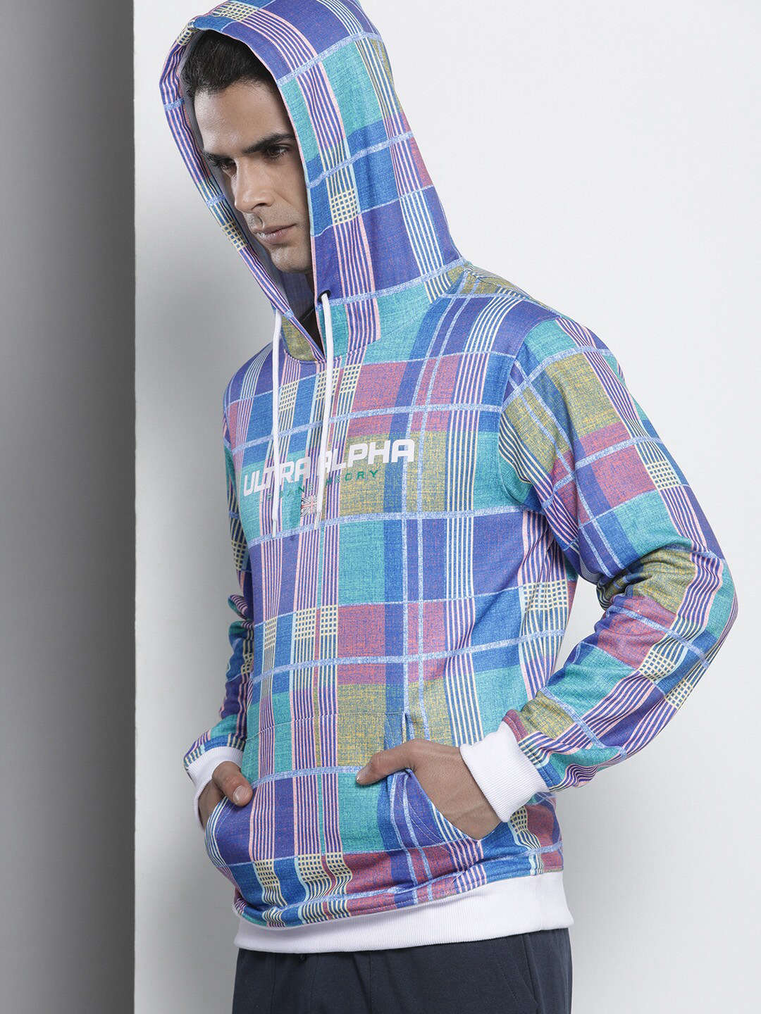 Shop Men's Checked Regular Fit Sweatshirt Online.