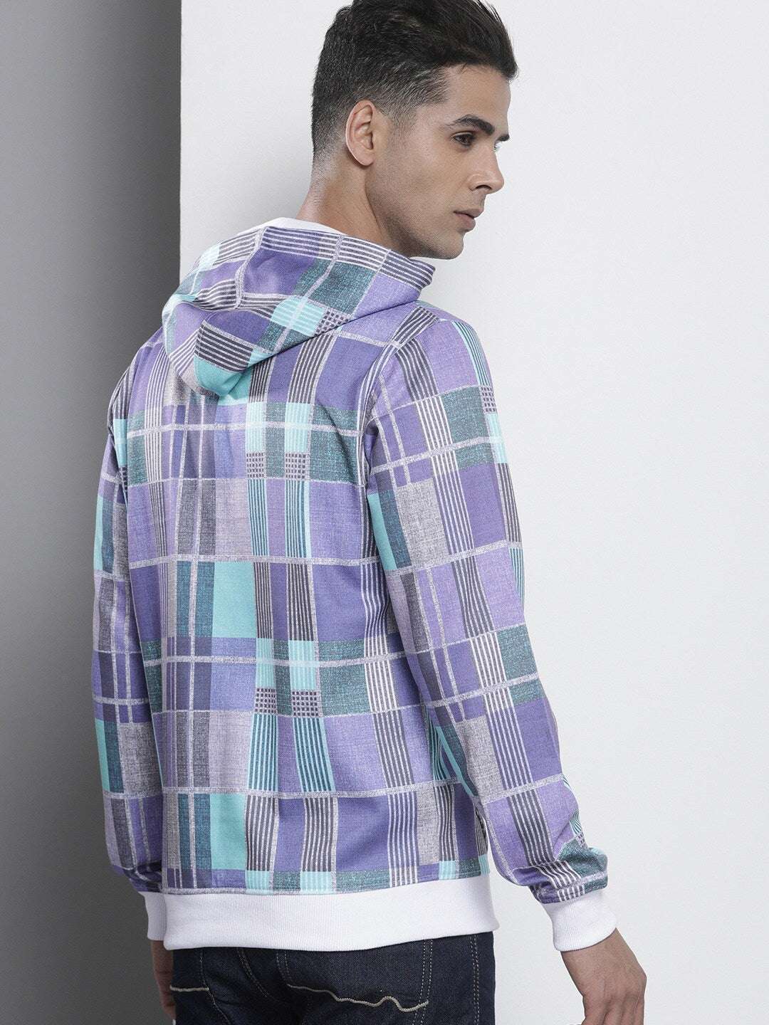 Shop Men's Checked Regular Fit Sweatshirt Online.