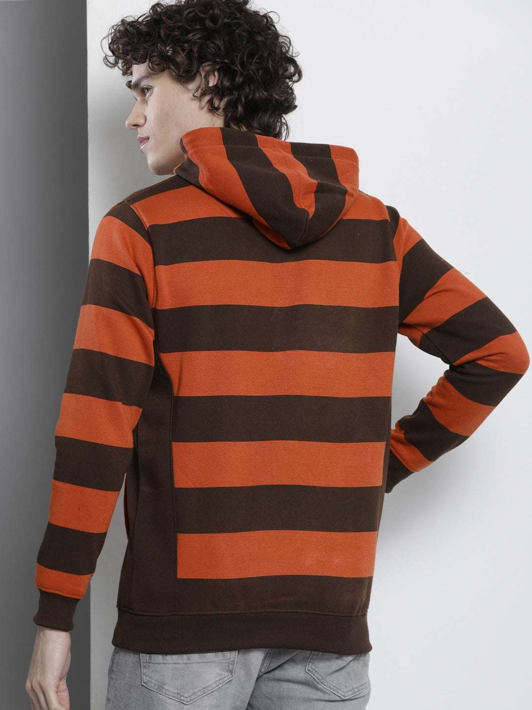 Shop Men's Striped Regular Fit Sweatshirt Online.