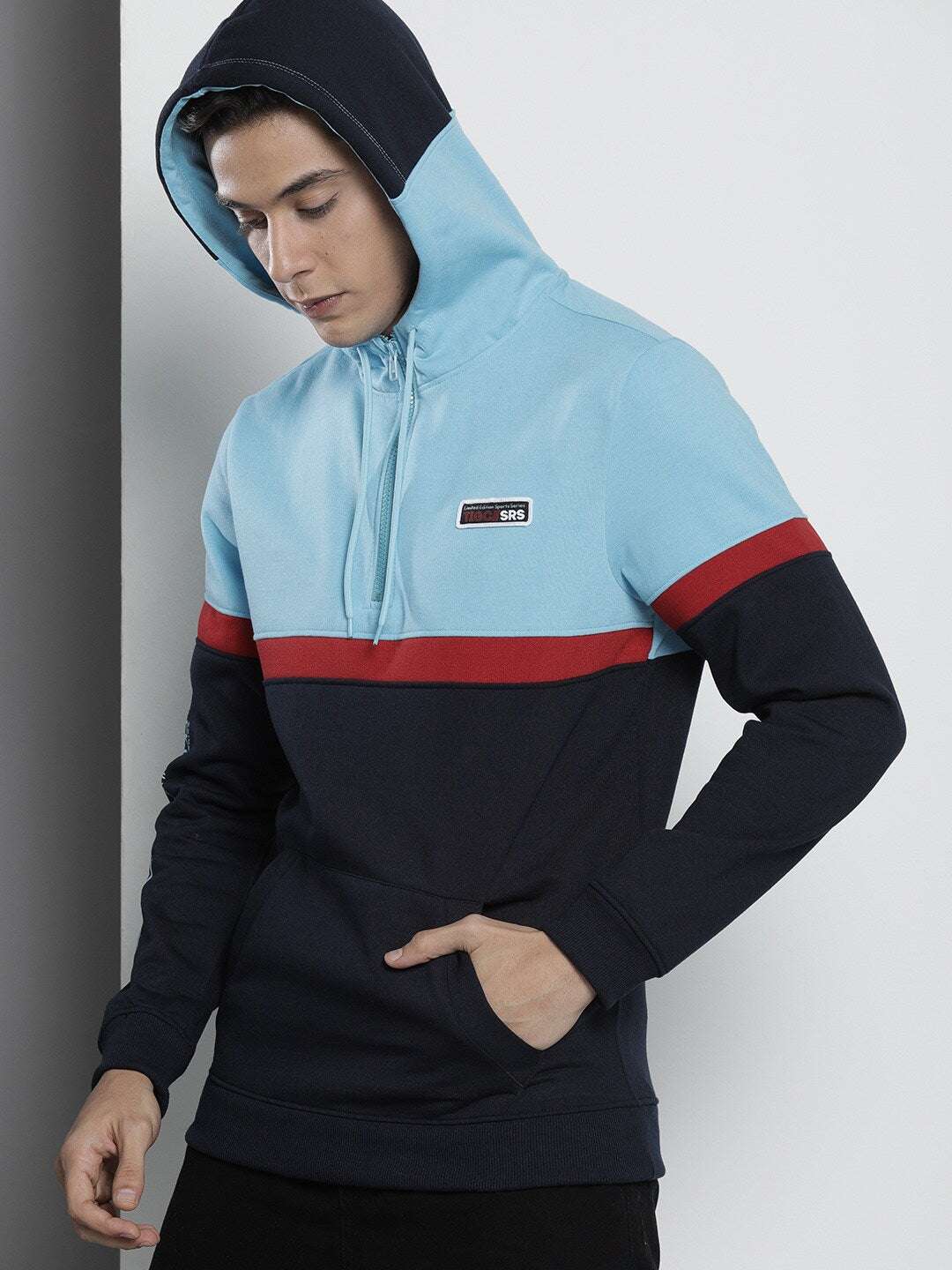 Shop Men's Colourblocked Regular Fit Sweatshirt Online.