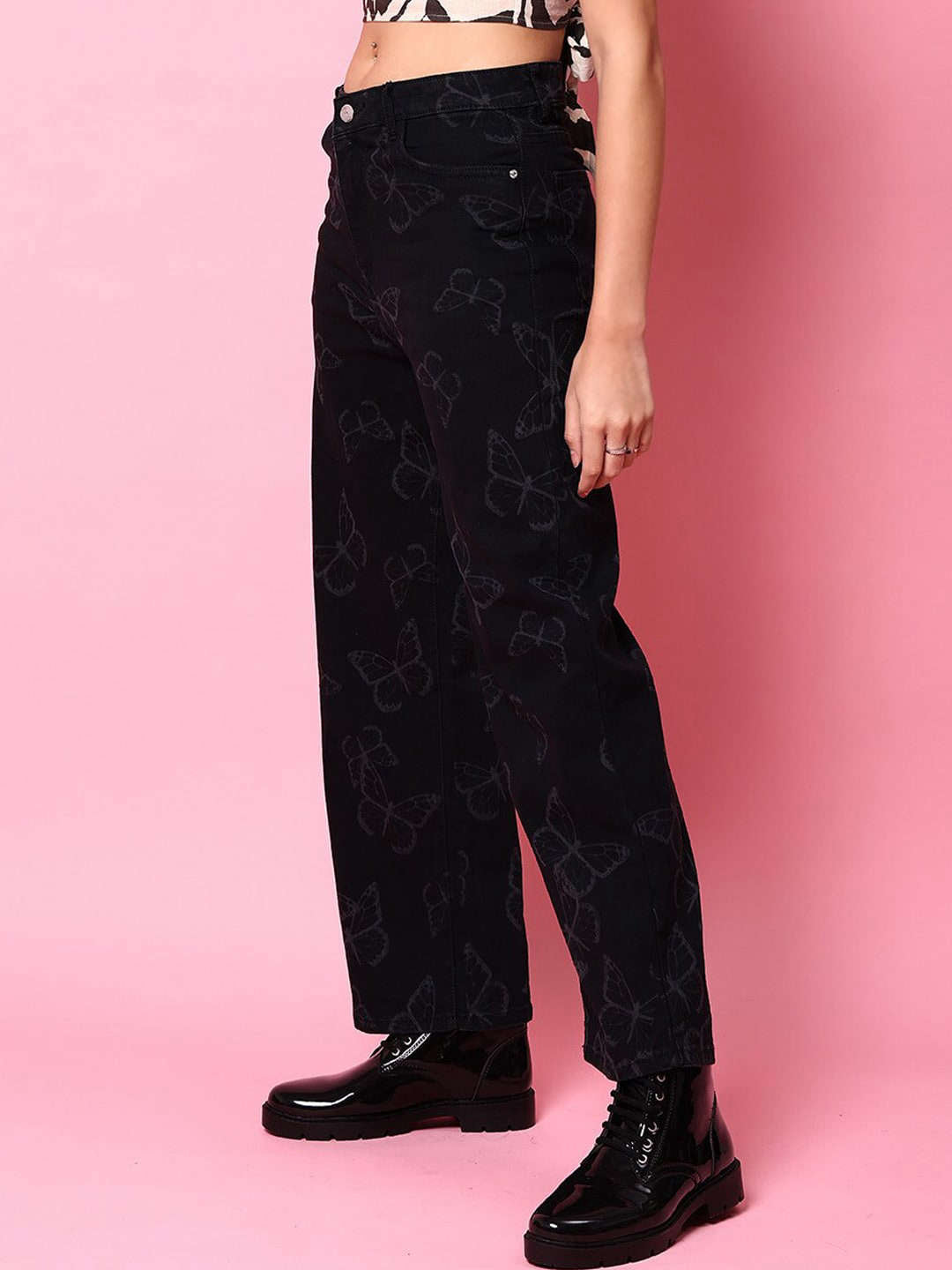 Shop Women Wide Leg Jeans Online.