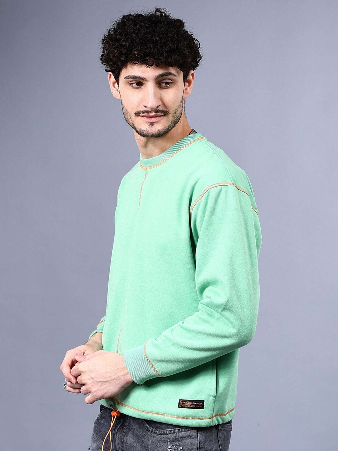 Shop Men's Solid Relaxed Fit Sweatshirt Online.