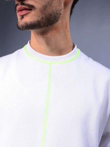 Shop Men's Solid Relaxed Fit Sweatshirt Online.