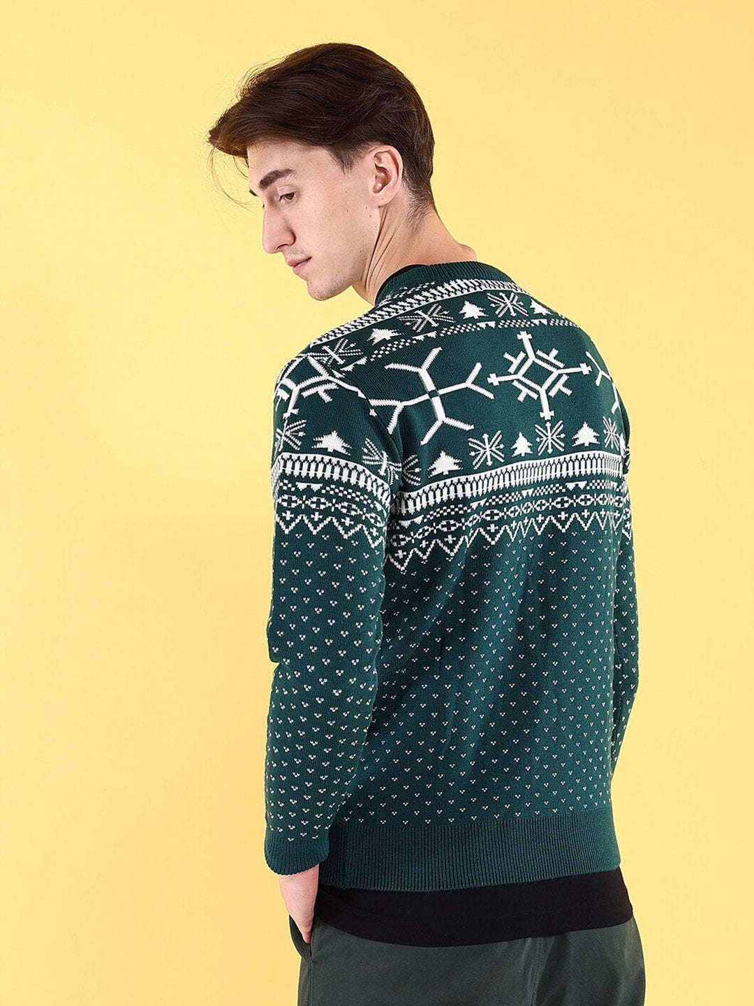 Shop Men's Printed Regular Fit Sweater Online.