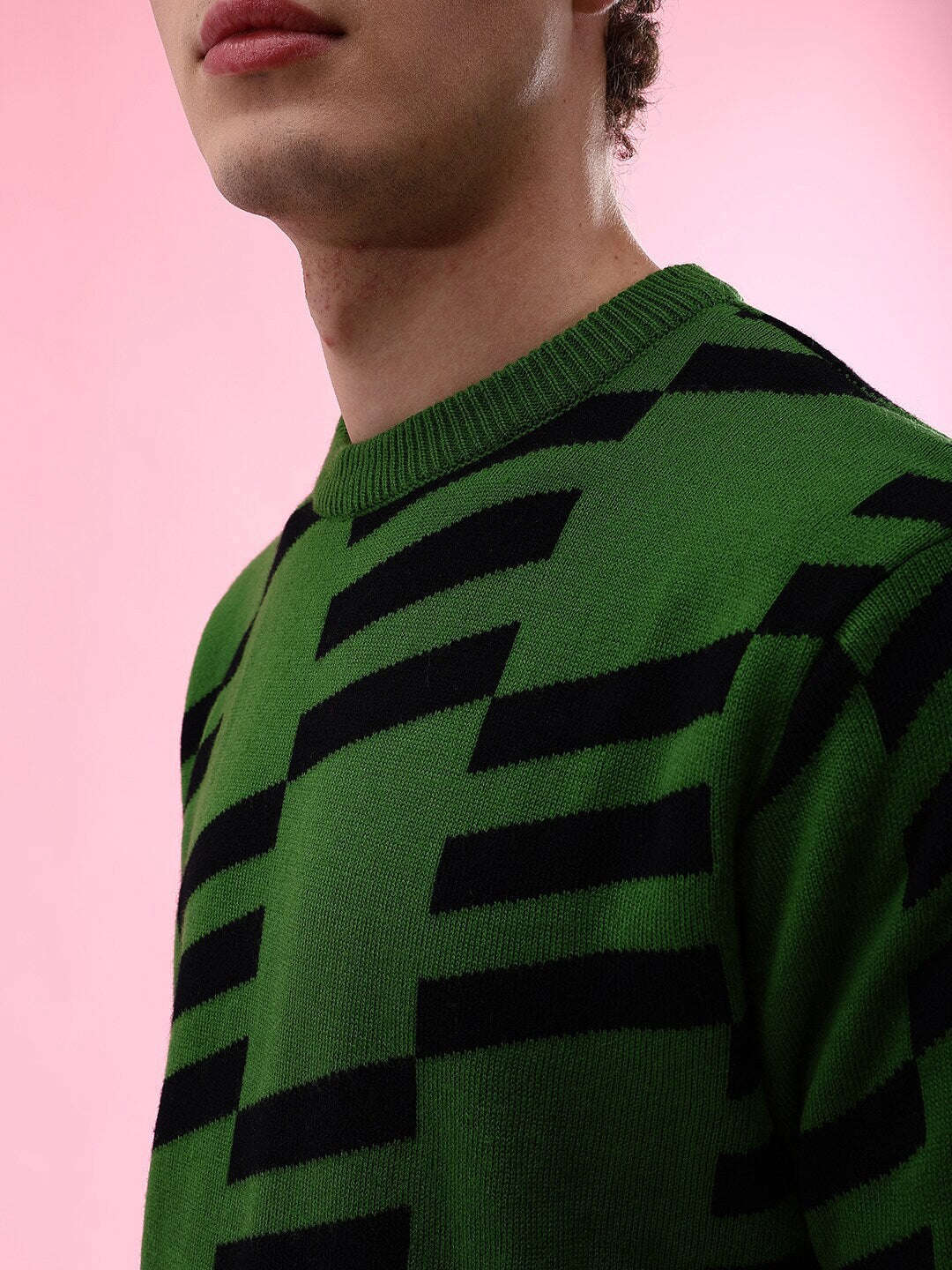 Shop Men's Printed Regular Fit Sweater Online.