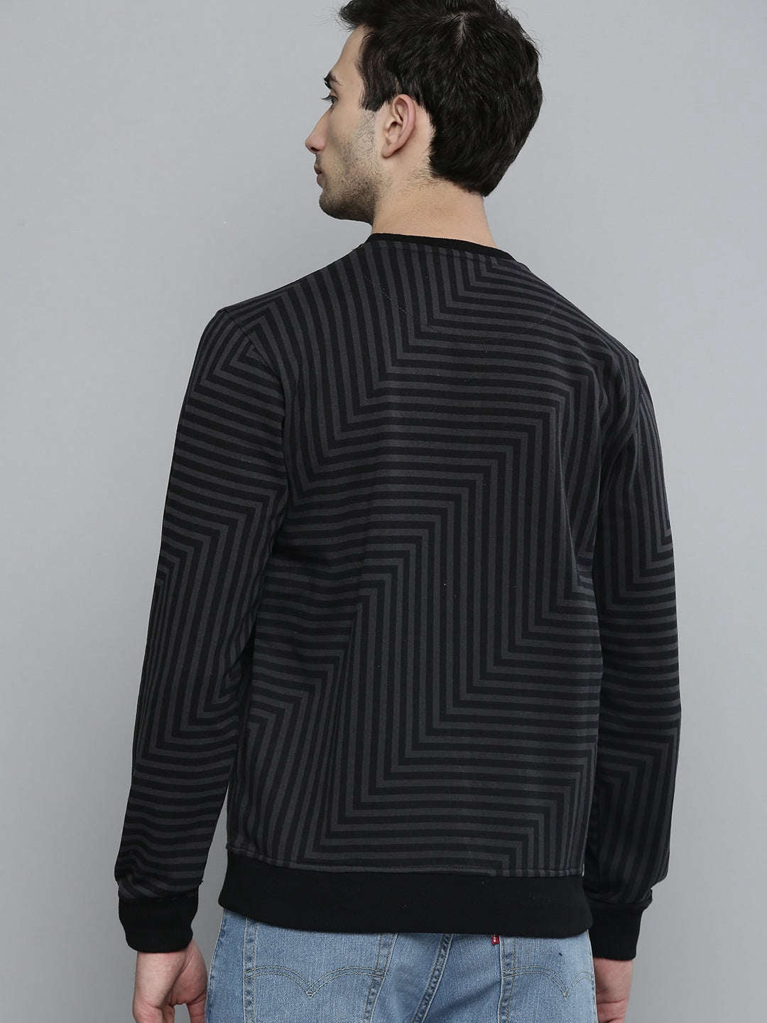 Shop Men's Striped Regular Fit Sweatshirt Online.