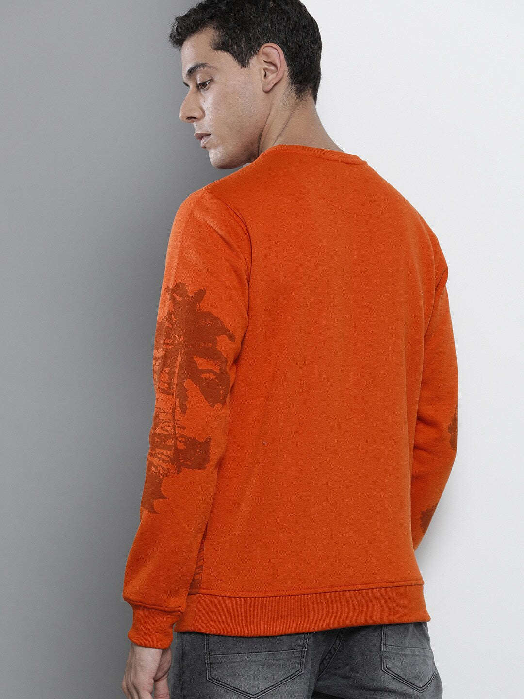 Shop Men's Printed Regular Fit Sweatshirt Online.