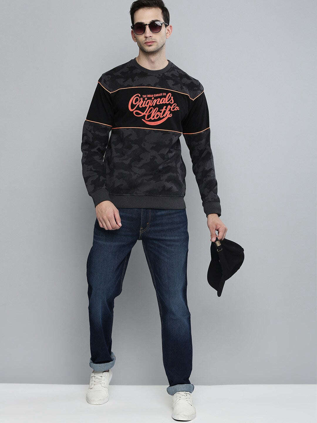 Shop Men's Printed Regular Fit Sweatshirt Online.