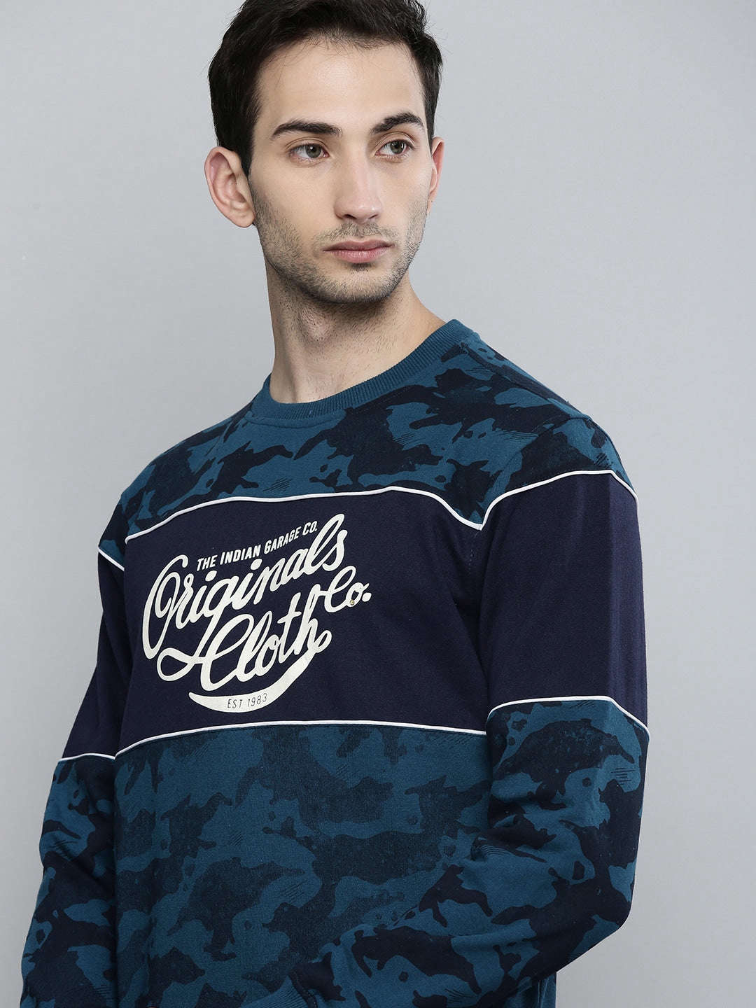 Shop Men's Printed Regular Fit Sweatshirt Online.