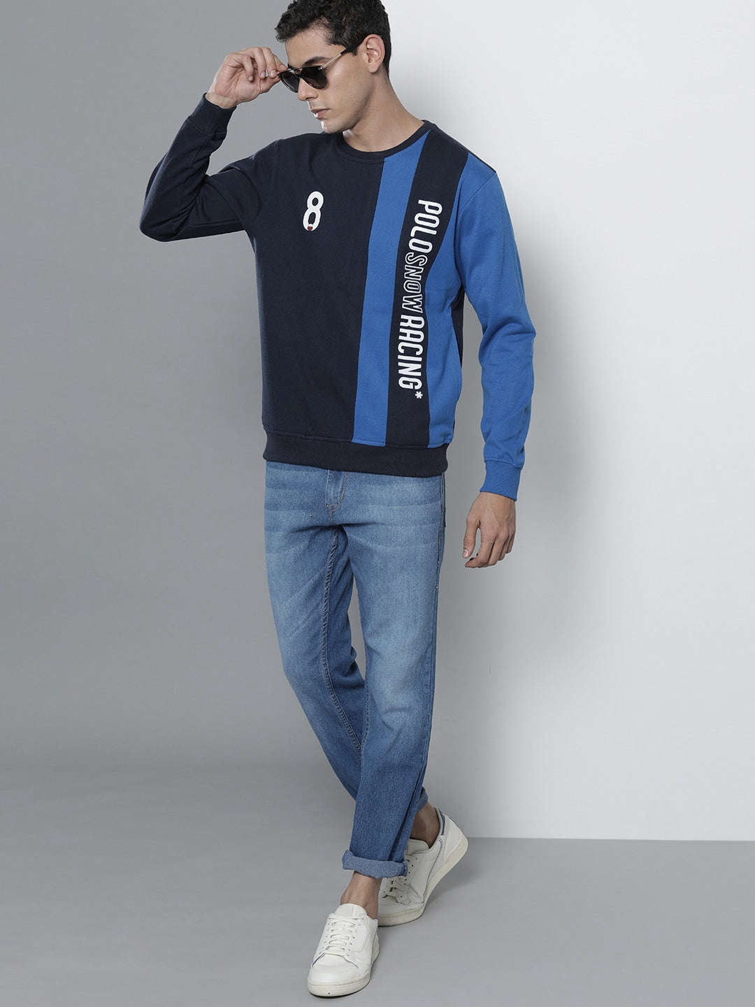 Shop Men's Colourblocked Regular Fit Sweatshirt Online.