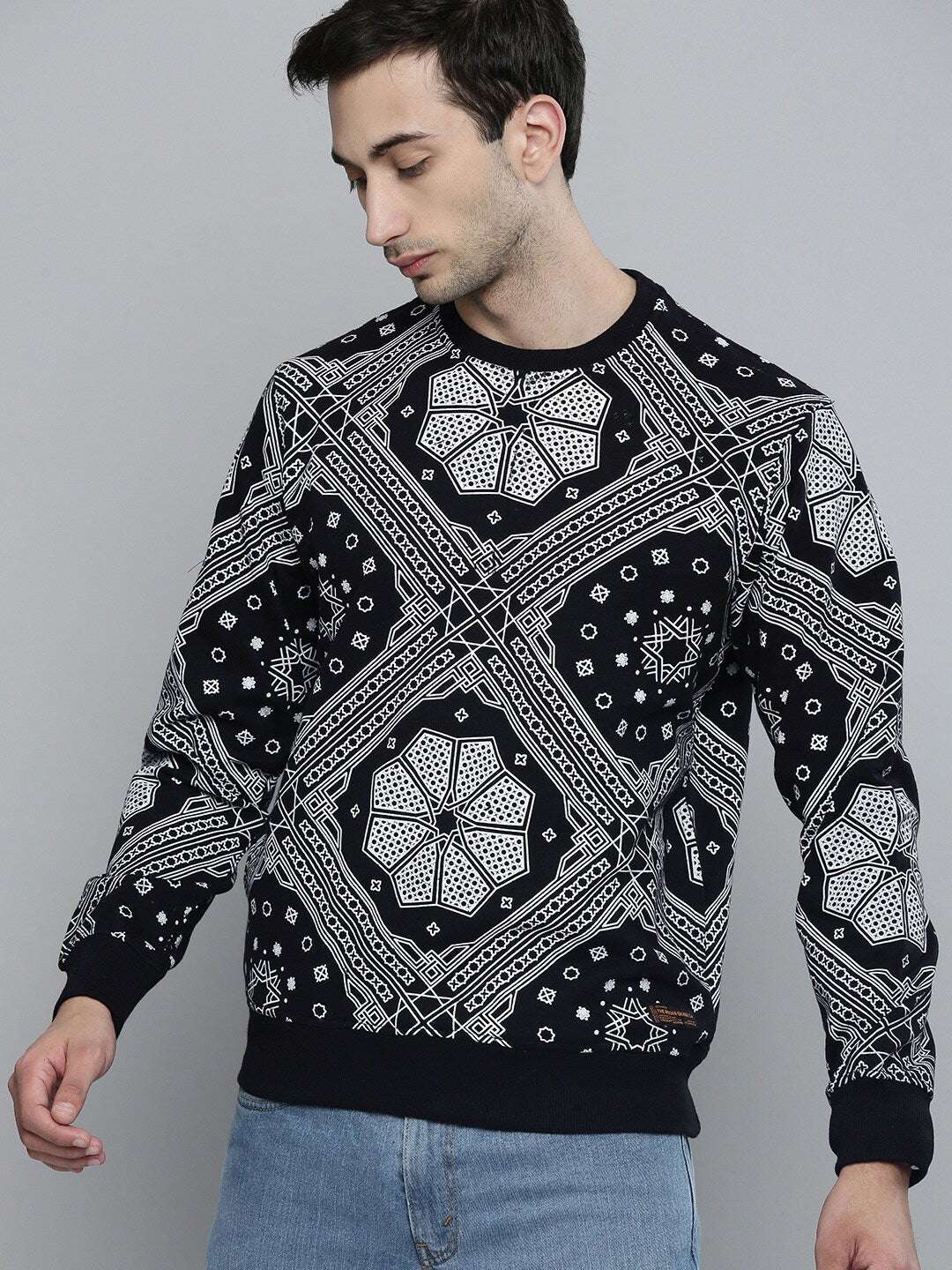 Shop Men's Printed Regular Fit Sweatshirt Online.