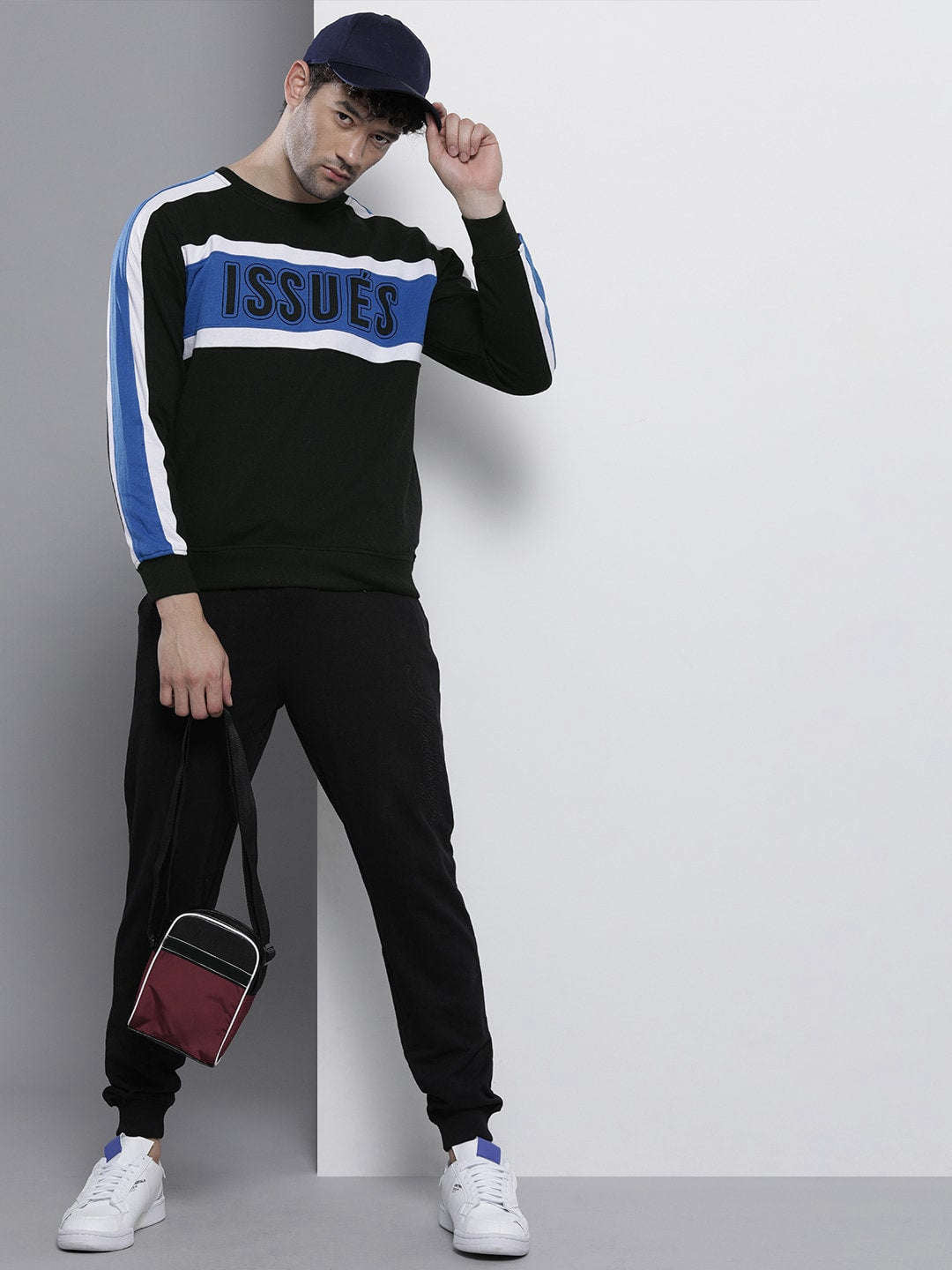 Shop Men's Colourblocked Regular Fit Sweatshirt Online.