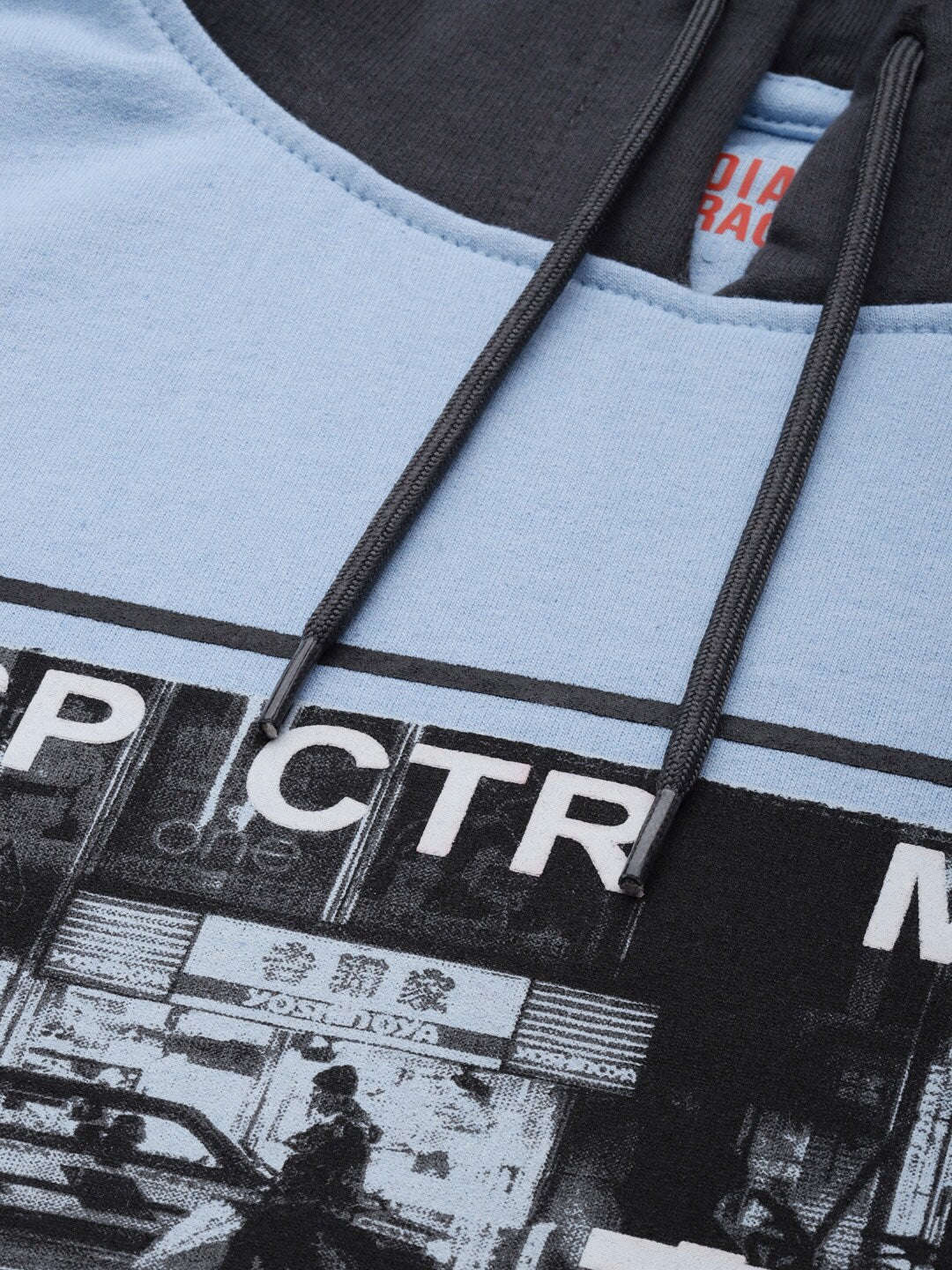 Shop Men's Printed Regular Fit Sweatshirt Online.