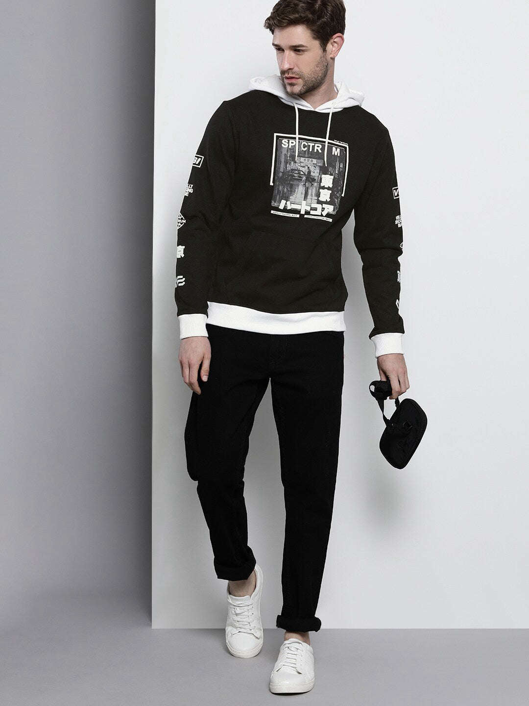 Shop Men's Printed Regular Fit Sweatshirt Online.