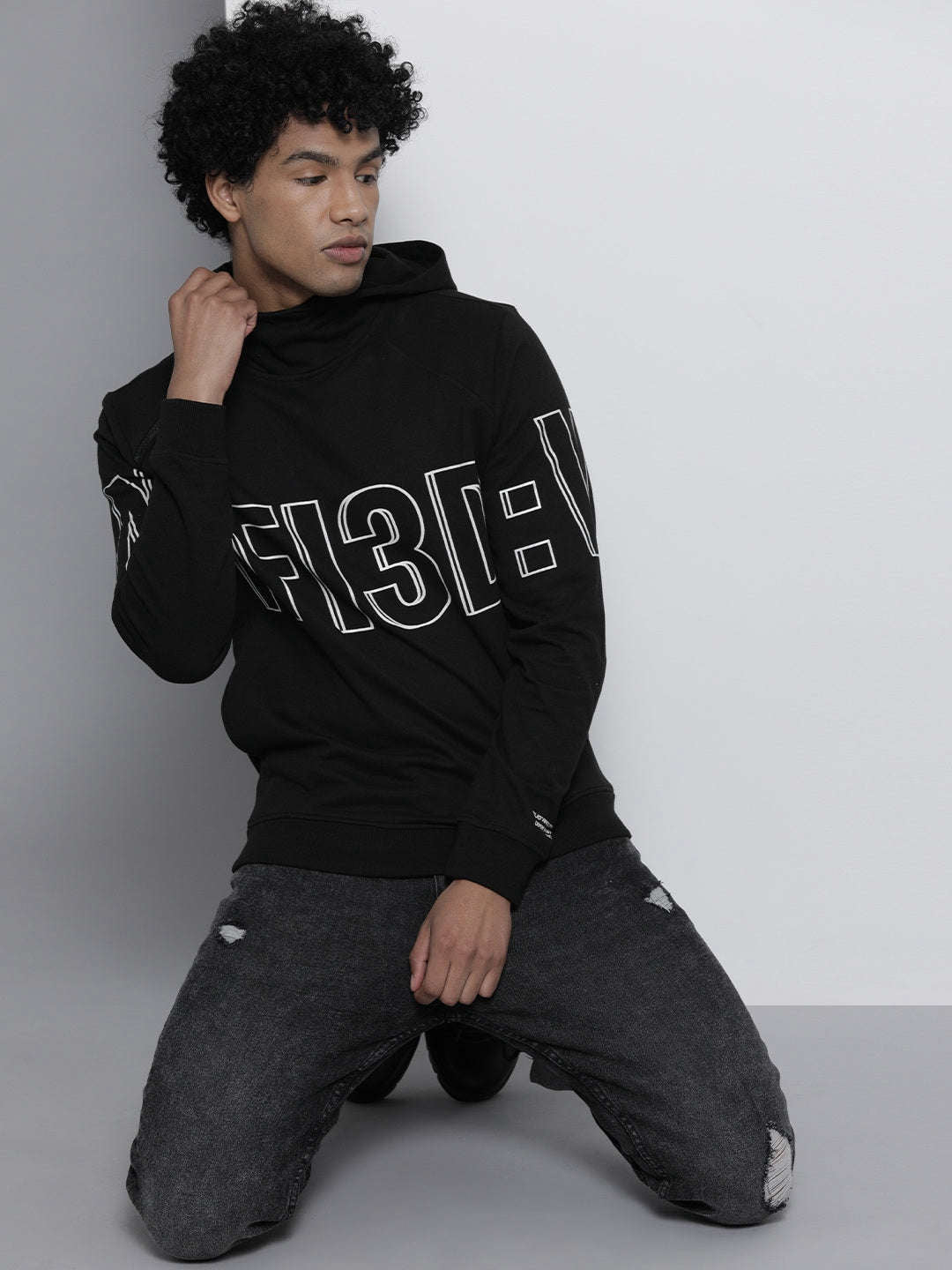 Shop Men's Typographic Printed Regular Fit Sweatshirt Online.