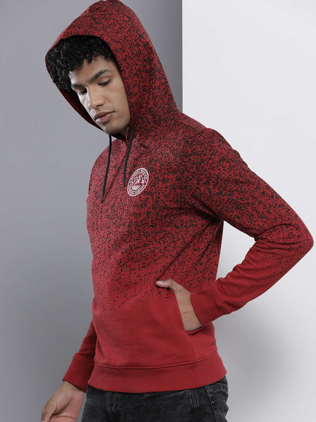 Shop Men's Printed Regular Fit Sweatshirt Online.