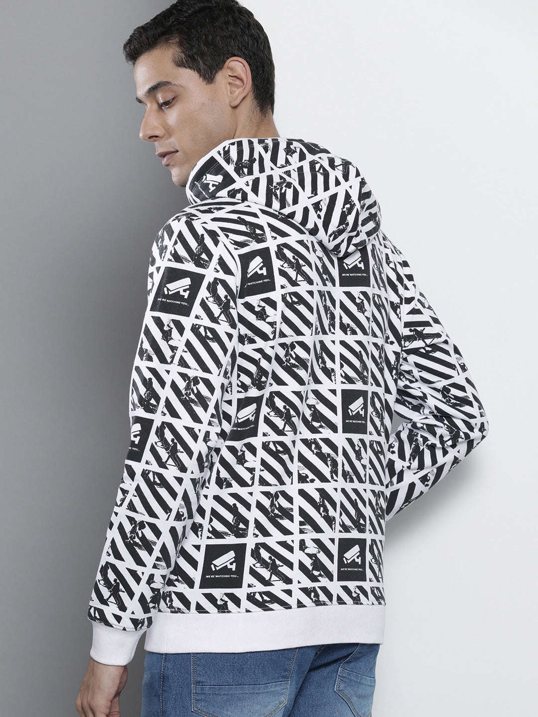 Shop Men's Printed Regular Fit Sweatshirt Online.