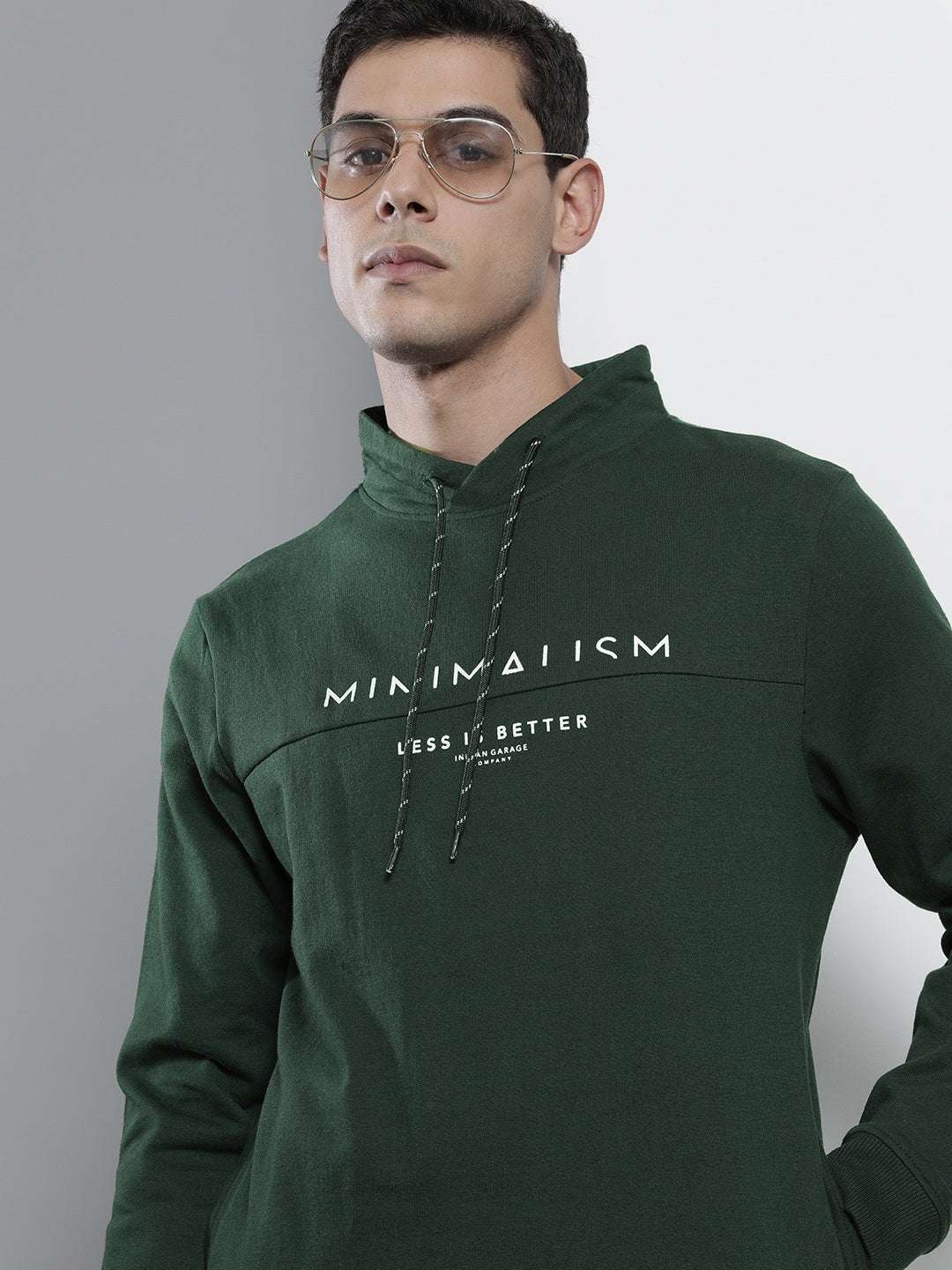 Shop Men's Typographic Printed Regular Fit Sweatshirt Online.