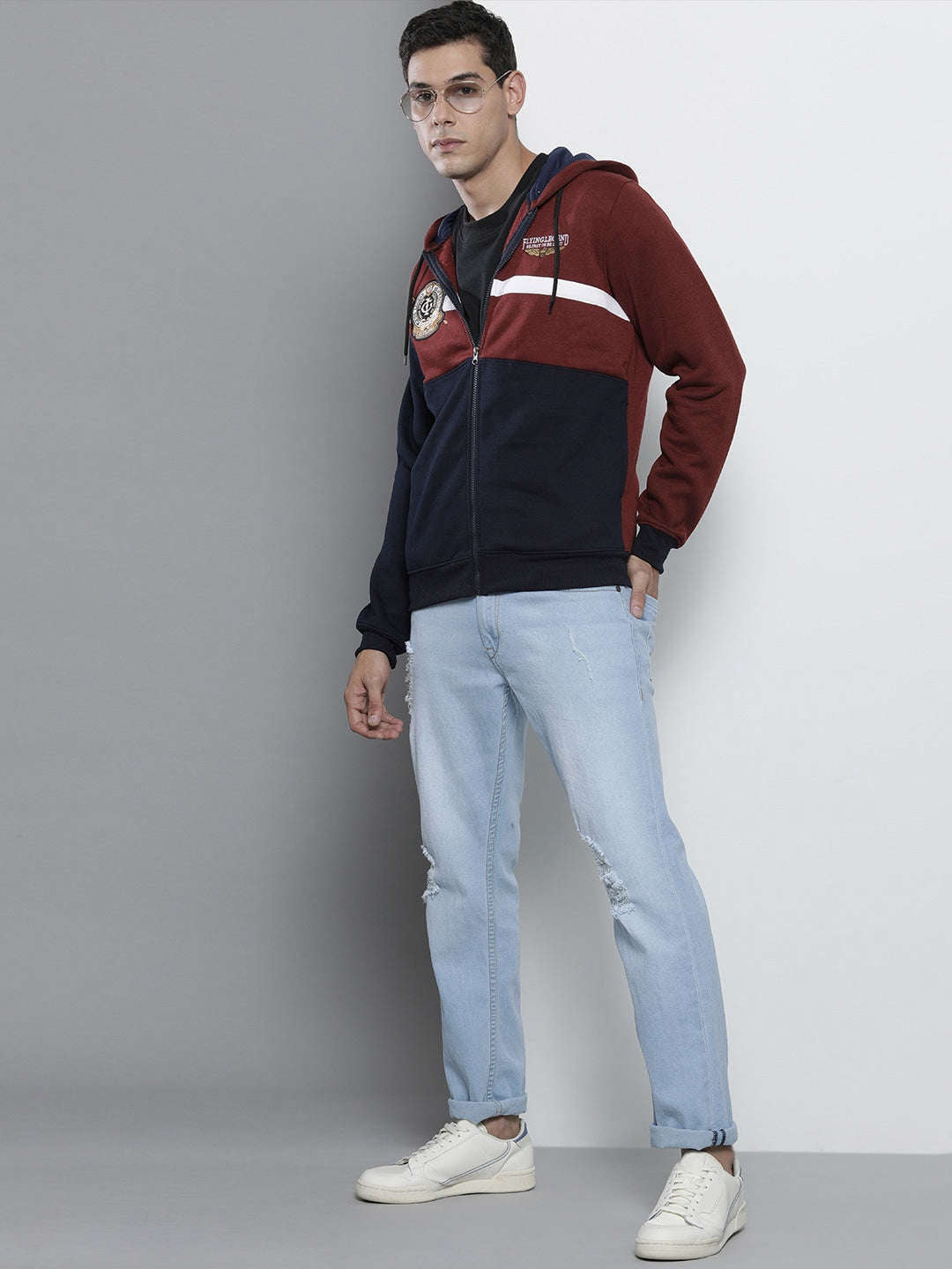 Shop Men's Colourblocked Regular Fit Sweatshirt Online.