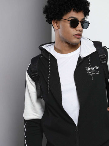 Shop Men's Colourblocked Regular Fit Sweatshirt Online.