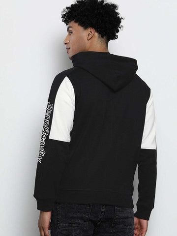 Shop Men's Colourblocked Regular Fit Sweatshirt Online.