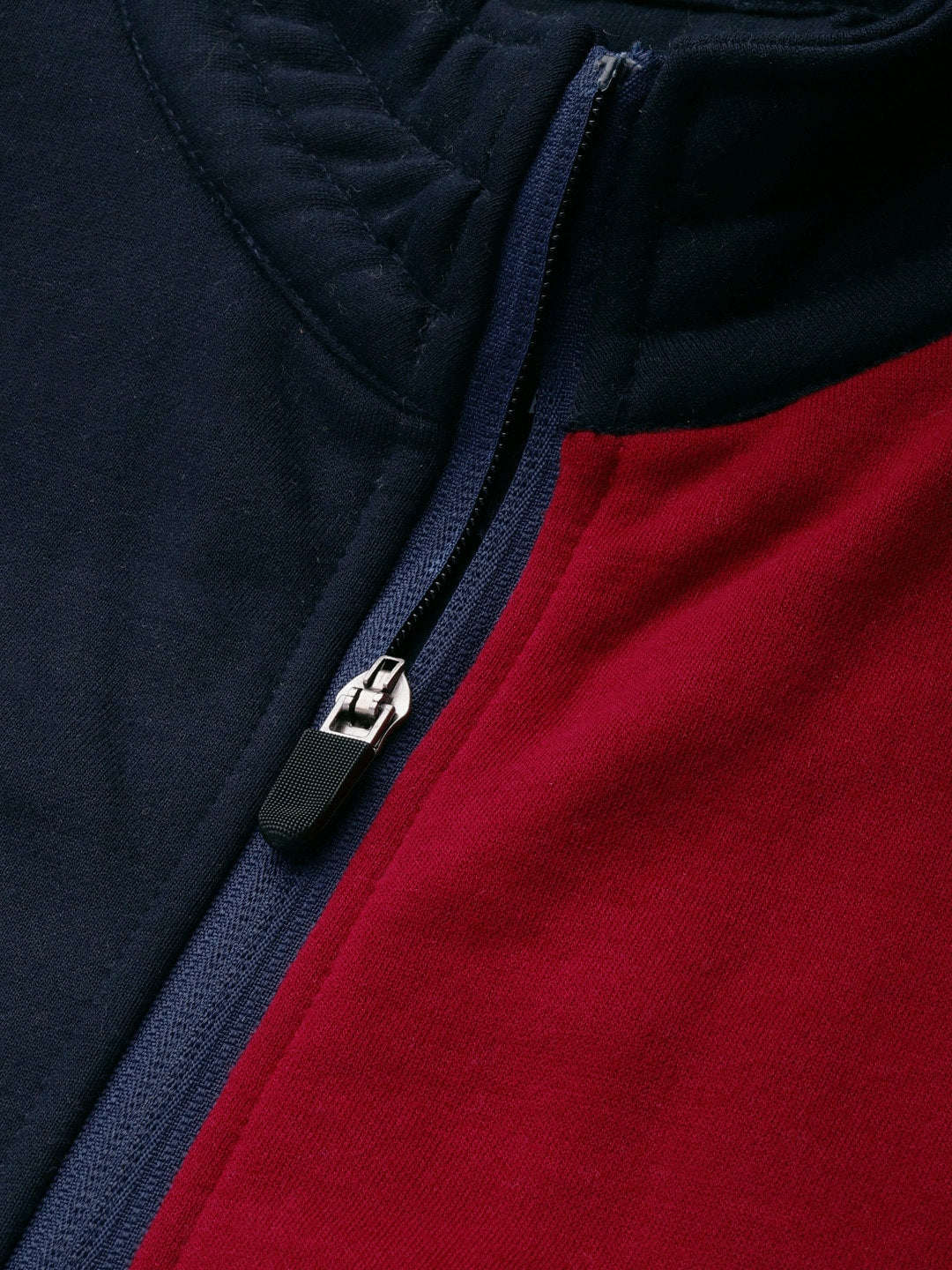 Shop Men's Colourblocked Regular Fit Sweatshirt Online.