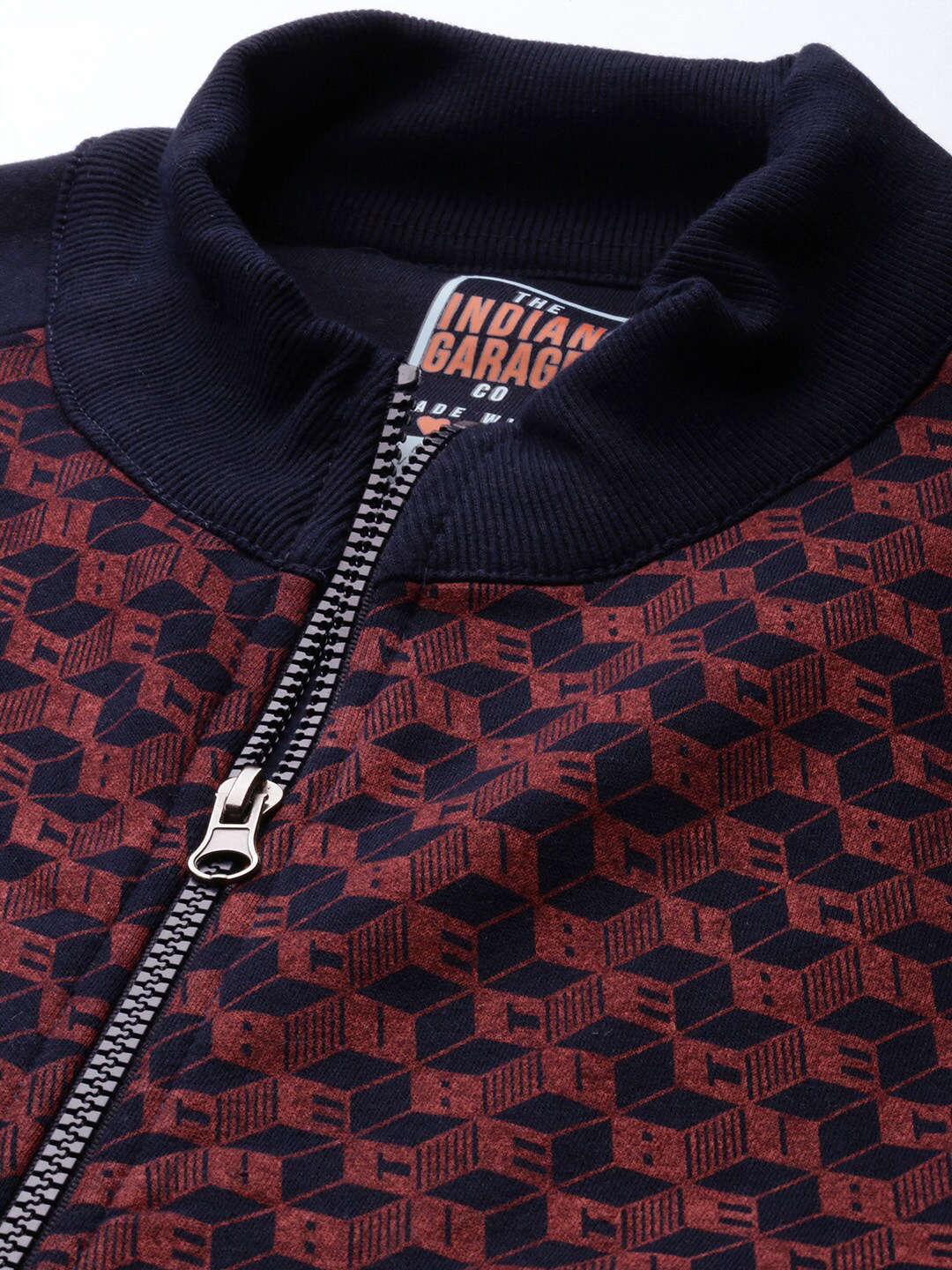 Shop Men's Printed Regular Fit Sweatshirt Online.