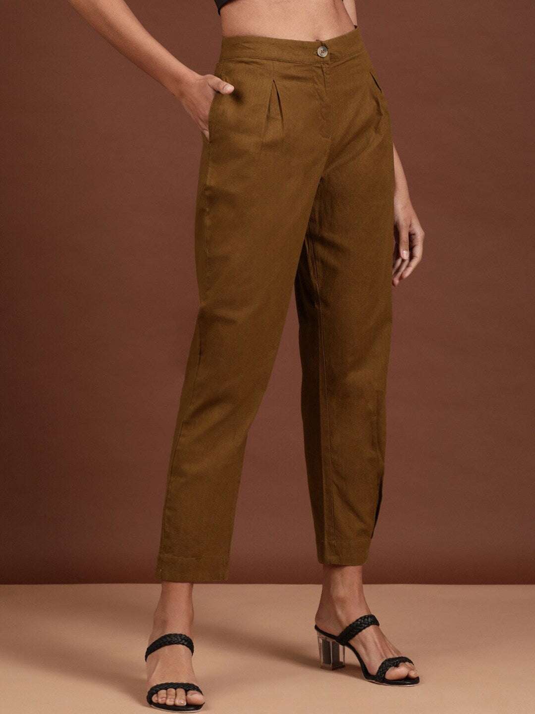 Shop Women Linen Pleated Pant Online.