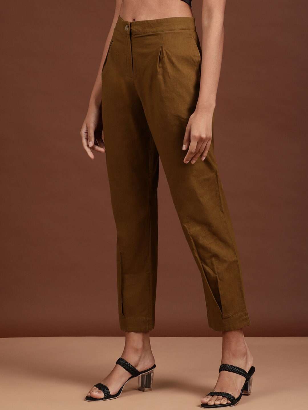 Shop Women Linen Pleated Pant Online.