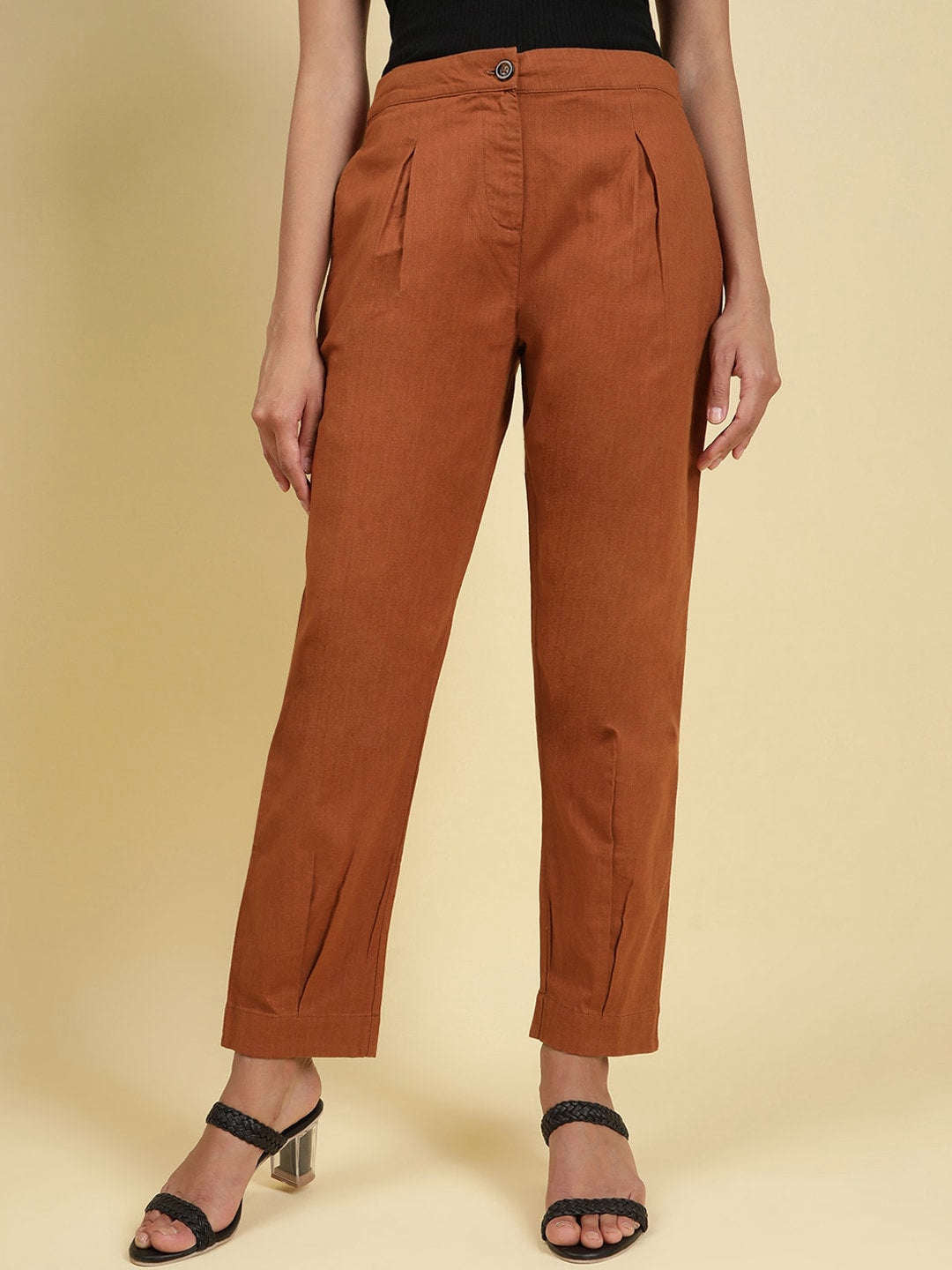 Shop Women Linen Pleated Pant Online.