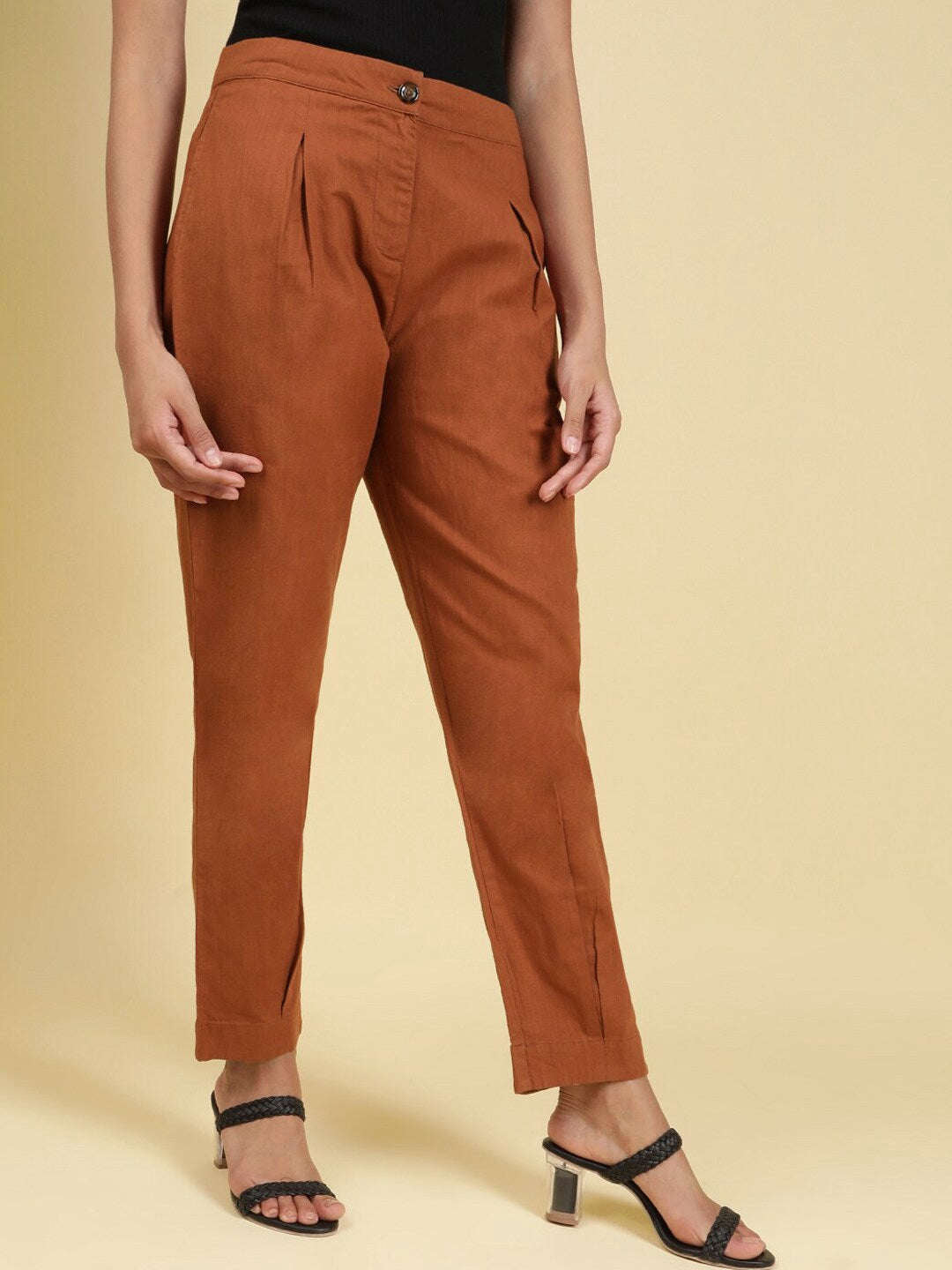 Shop Women Linen Pleated Pant Online.