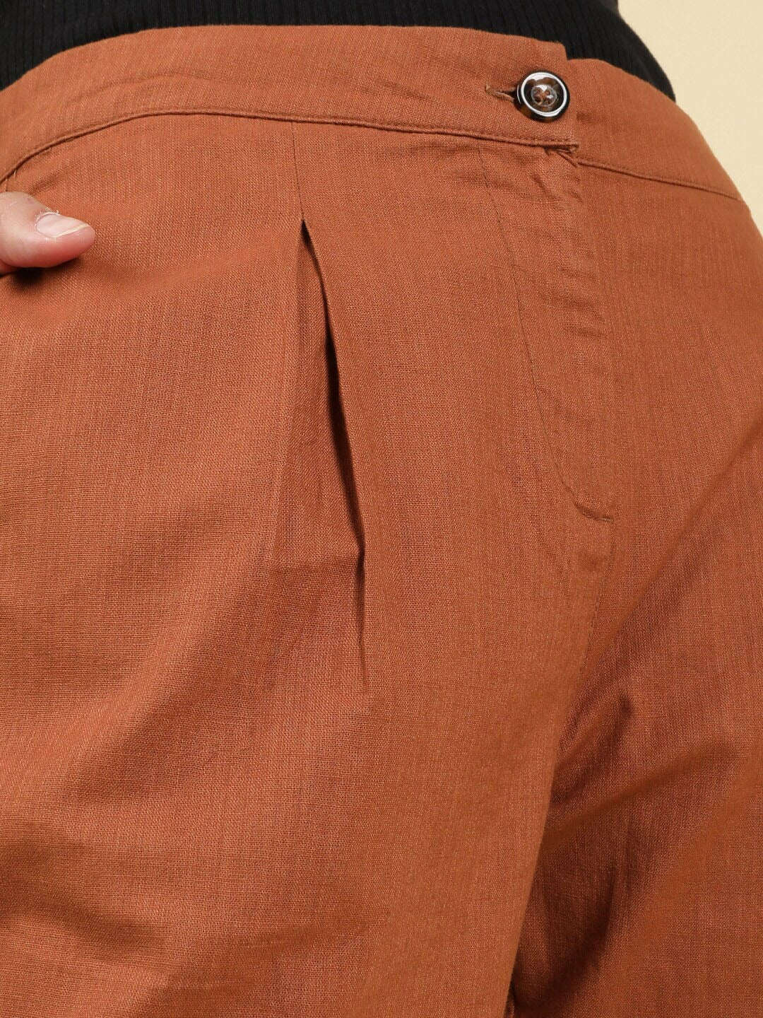 Shop Women Linen Pleated Pant Online.