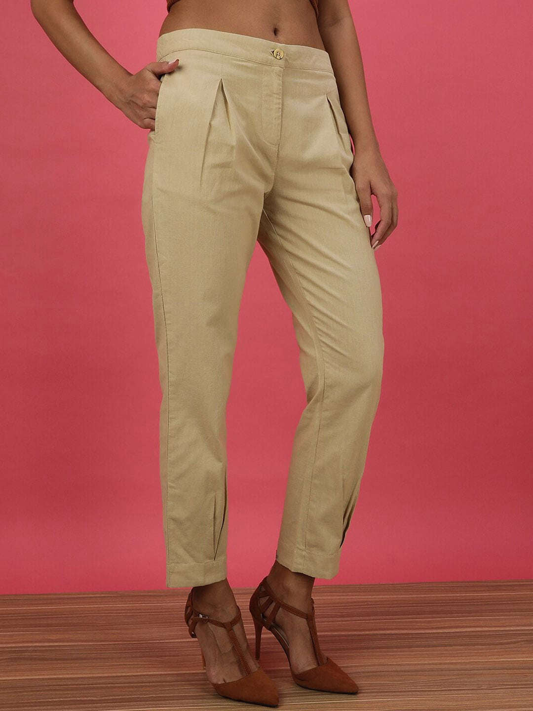 Shop Women Linen Pleated Pant Online.