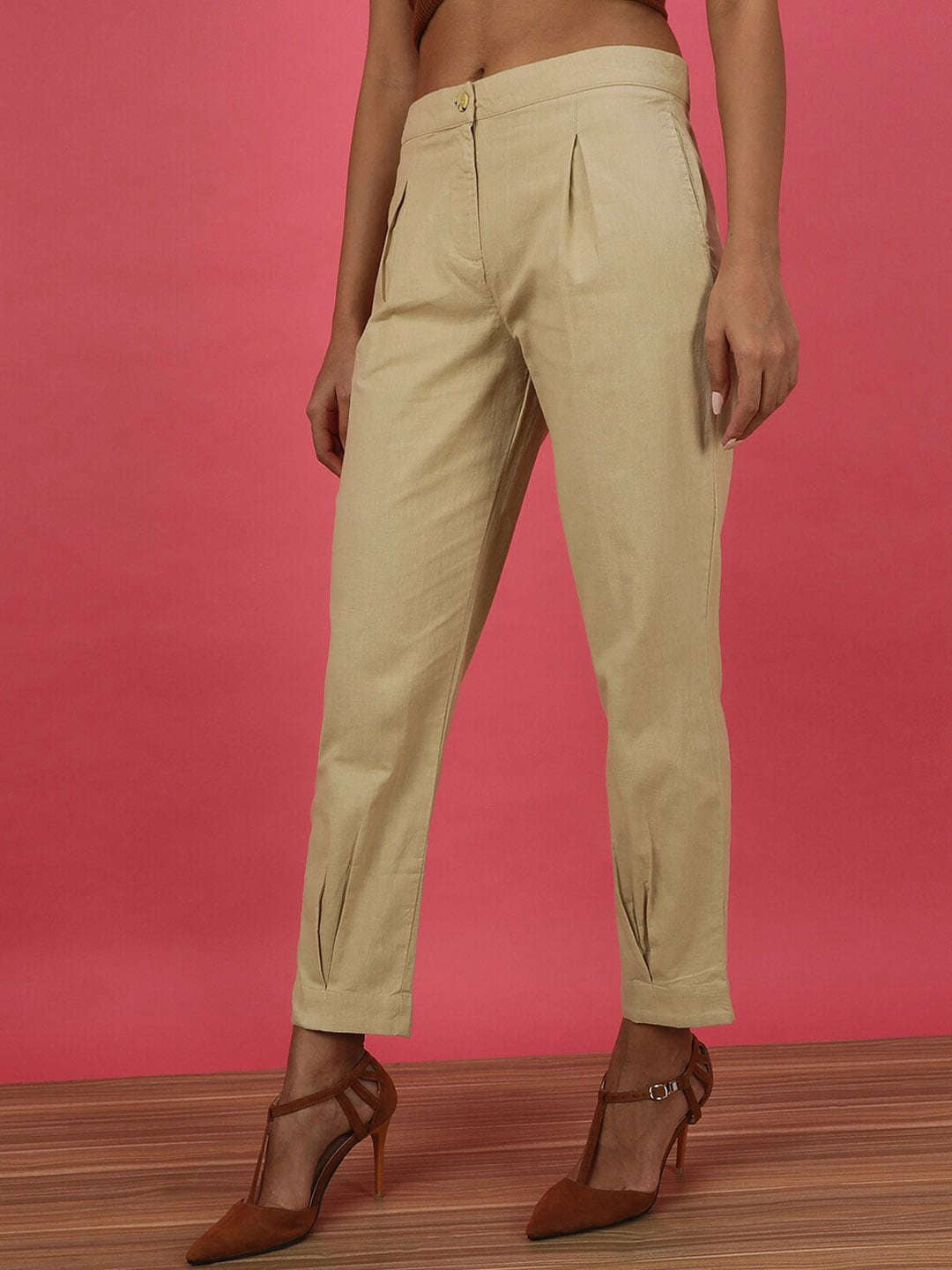 Shop Women Linen Pleated Pant Online.