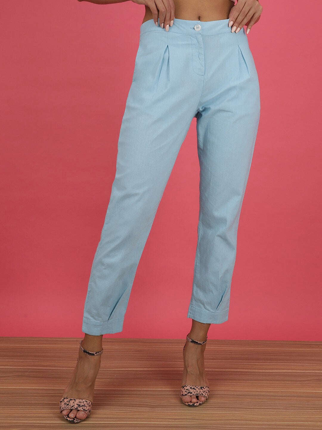 Shop Women Linen Pleated Pant Online.