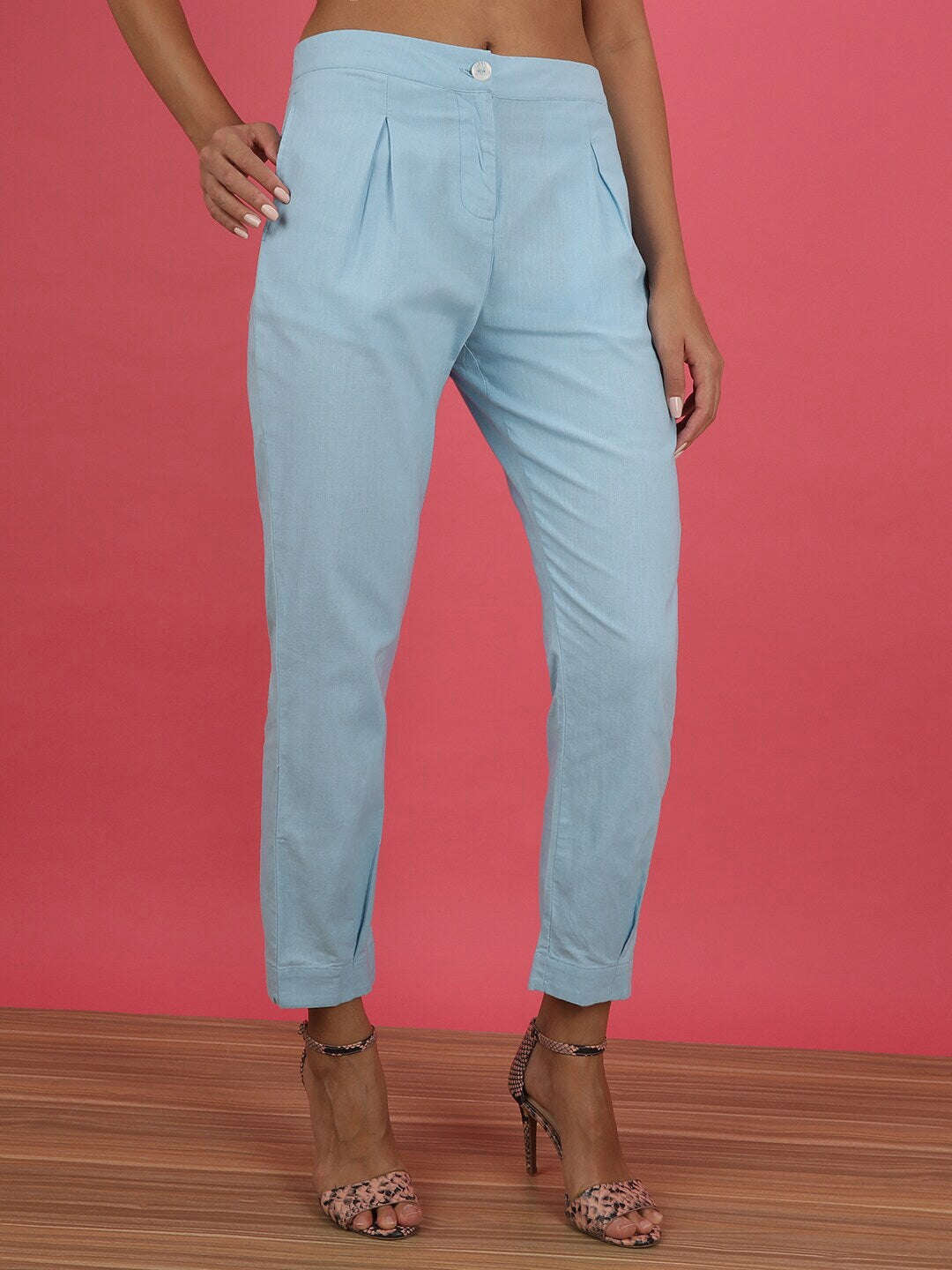 Shop Women Linen Pleated Pant Online.