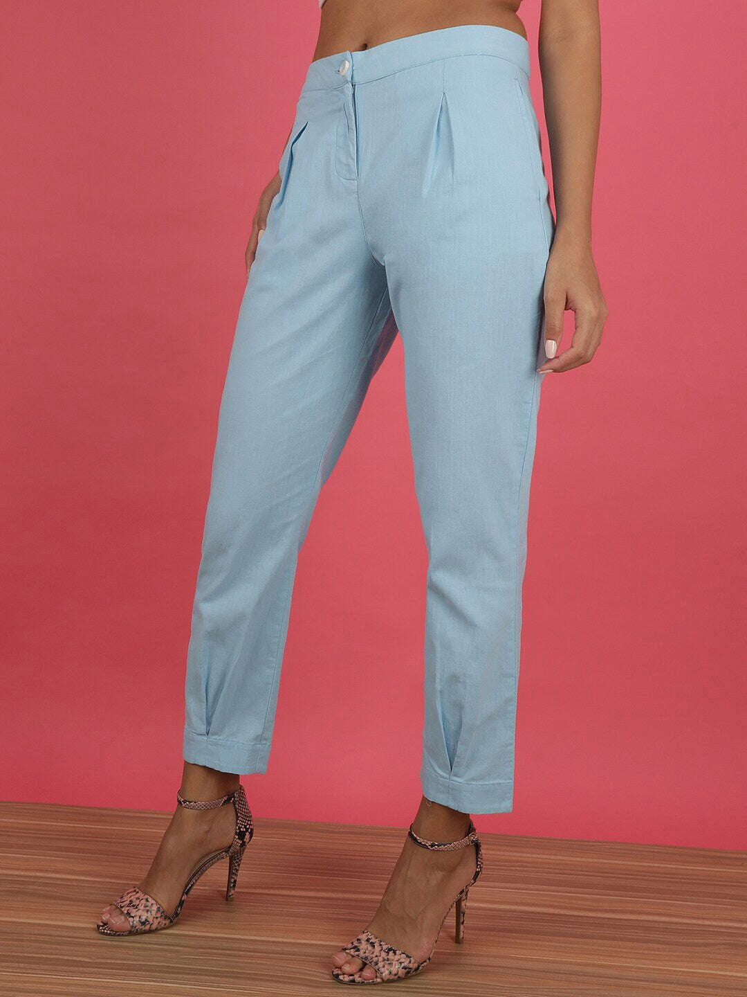 Shop Women Linen Pleated Pant Online.