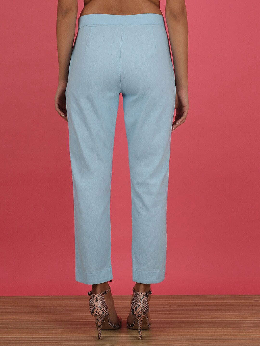 Shop Women Linen Pleated Pant Online.