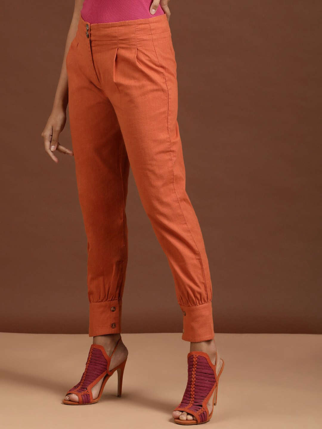 Shop Women High Waist Pleated Pant Online.