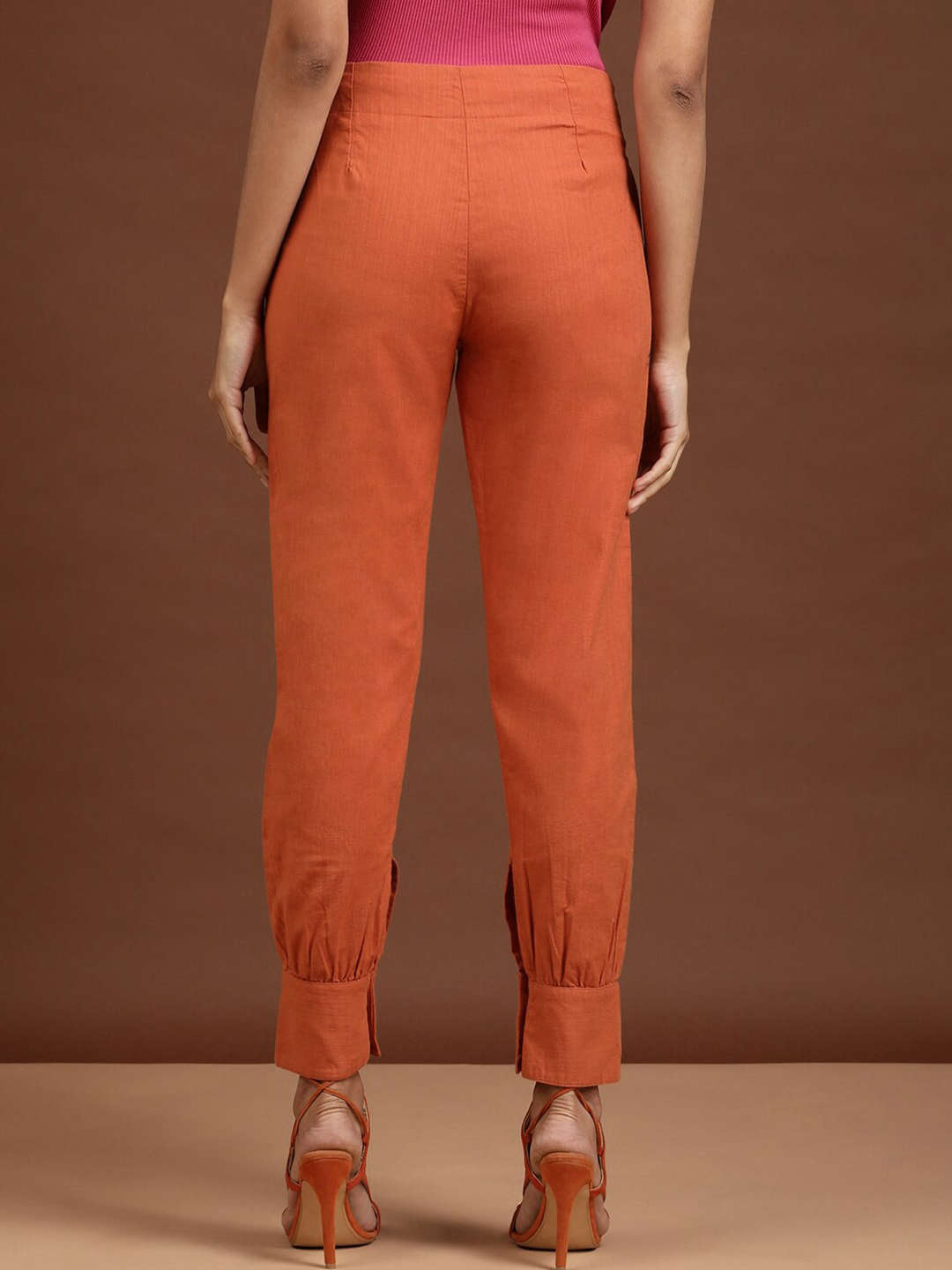 Shop Women High Waist Pleated Pant Online.