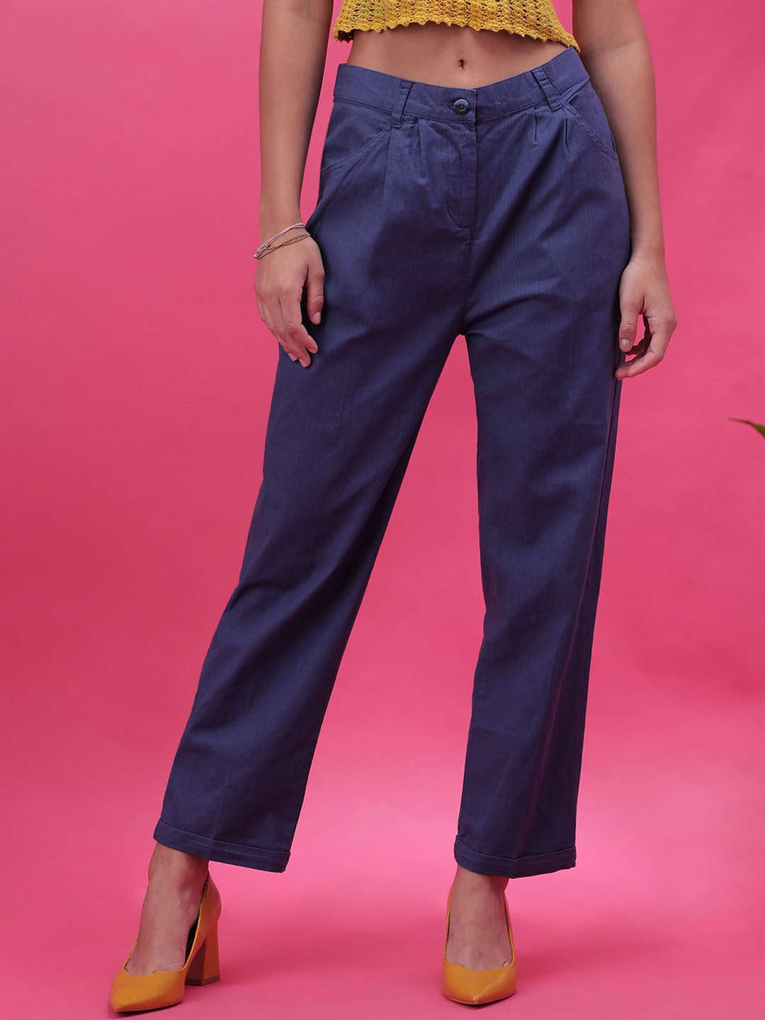 Shop Women Linen Pleated Pant Online.