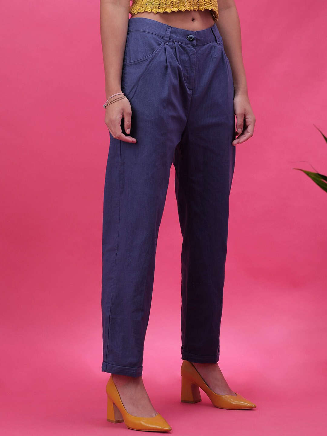 Shop Women Linen Pleated Pant Online.