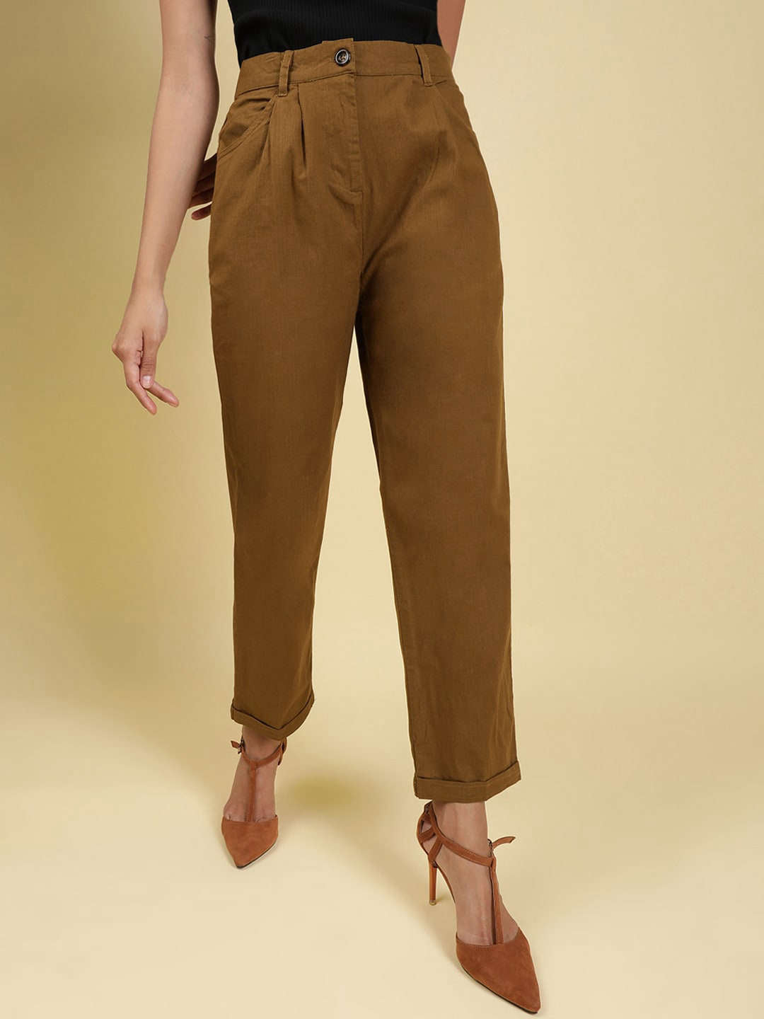 Shop Women Linen Pleated Pant Online.