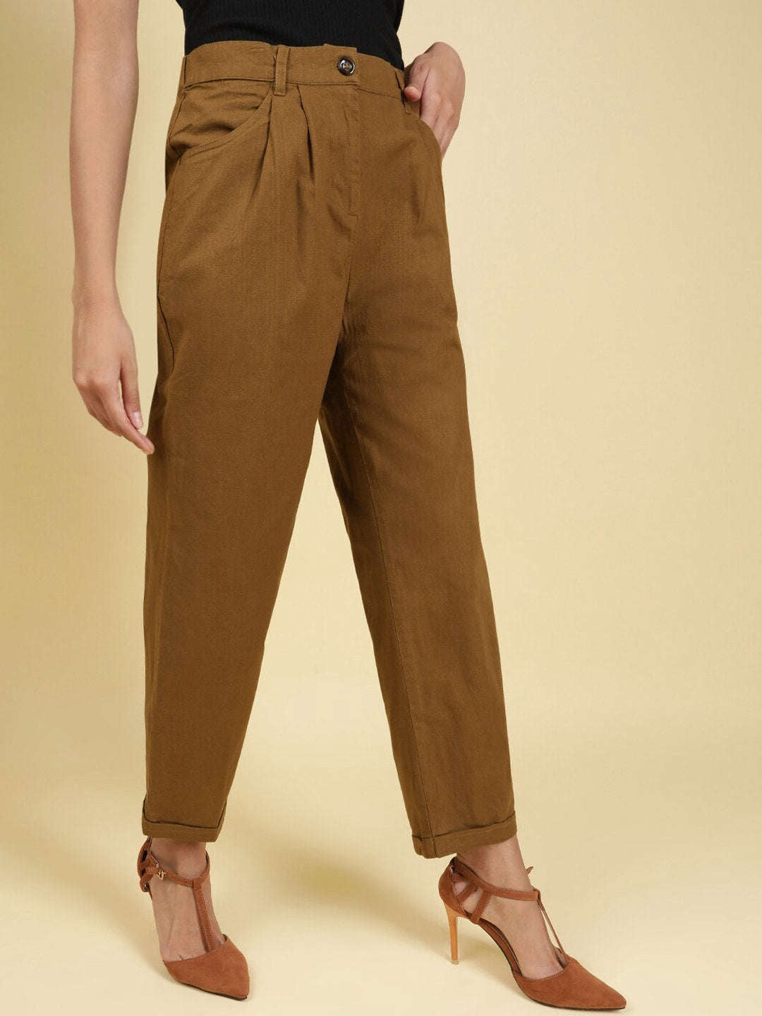 Shop Women Linen Pleated Pant Online.